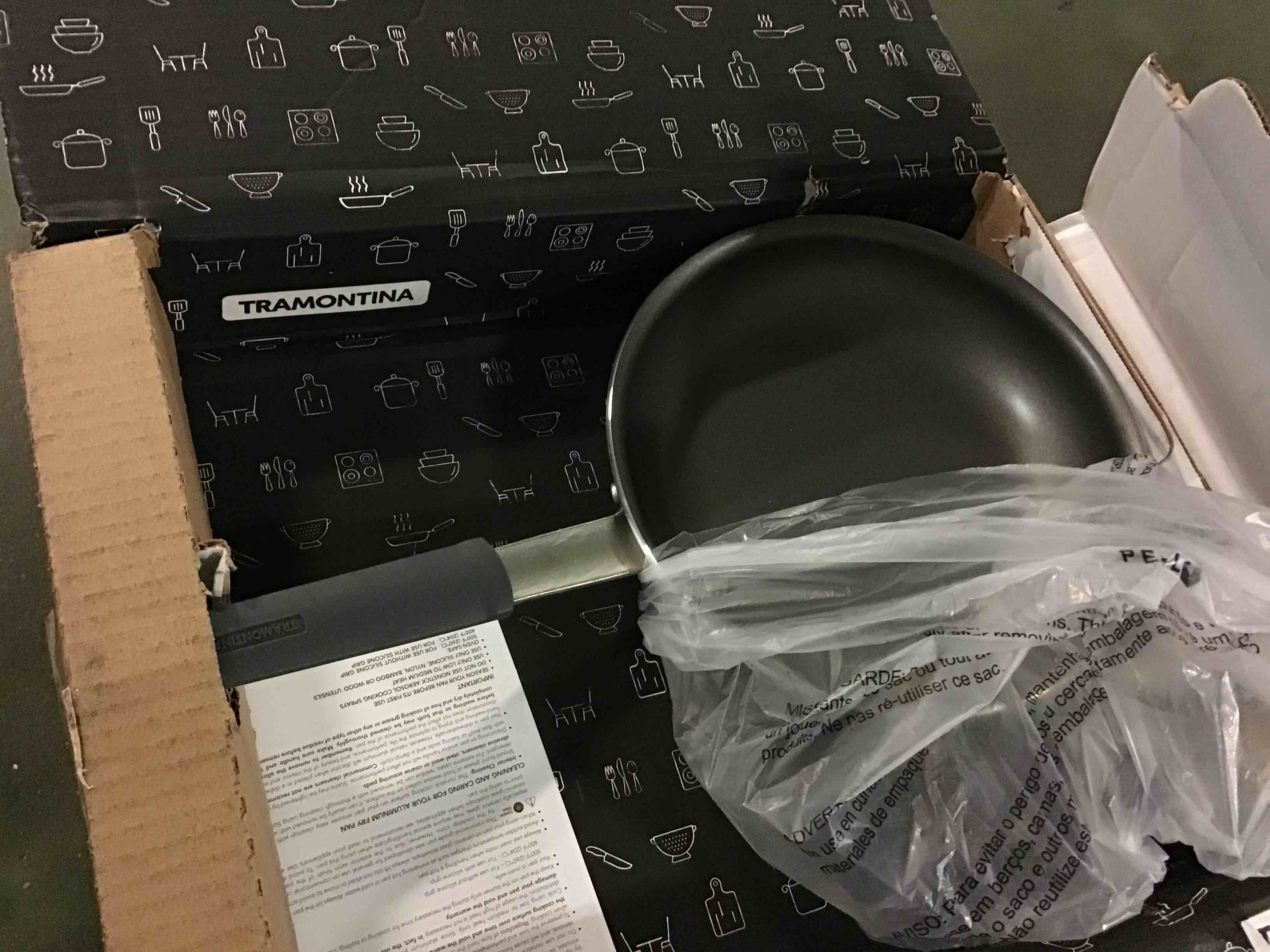 https://s3.amazonaws.com/lotting-images-prod/bidfta/BLU5261032_1701189608853.jpeg