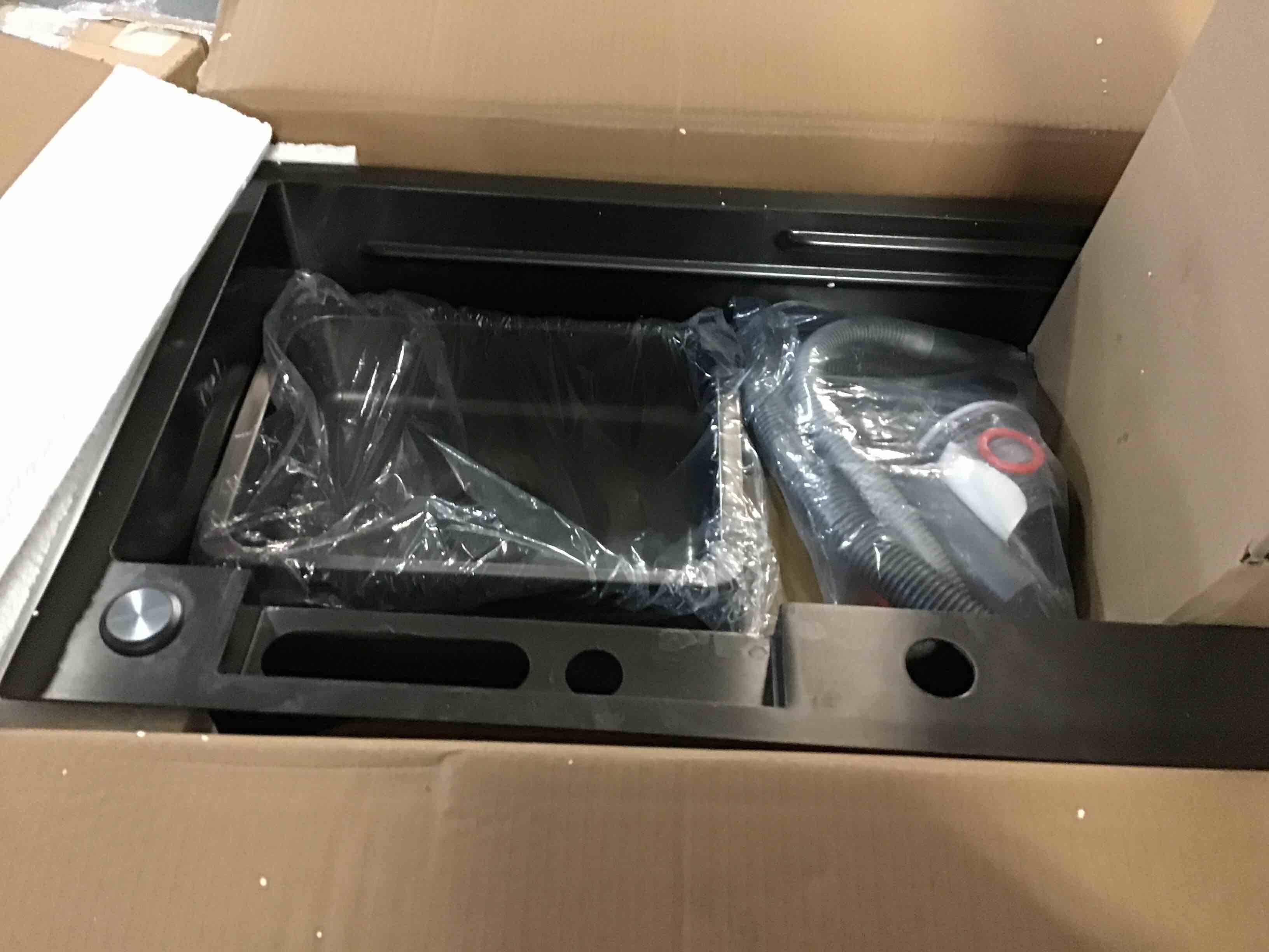 https://s3.amazonaws.com/lotting-images-prod/bidfta/BLU5261195_1701283735735.jpeg