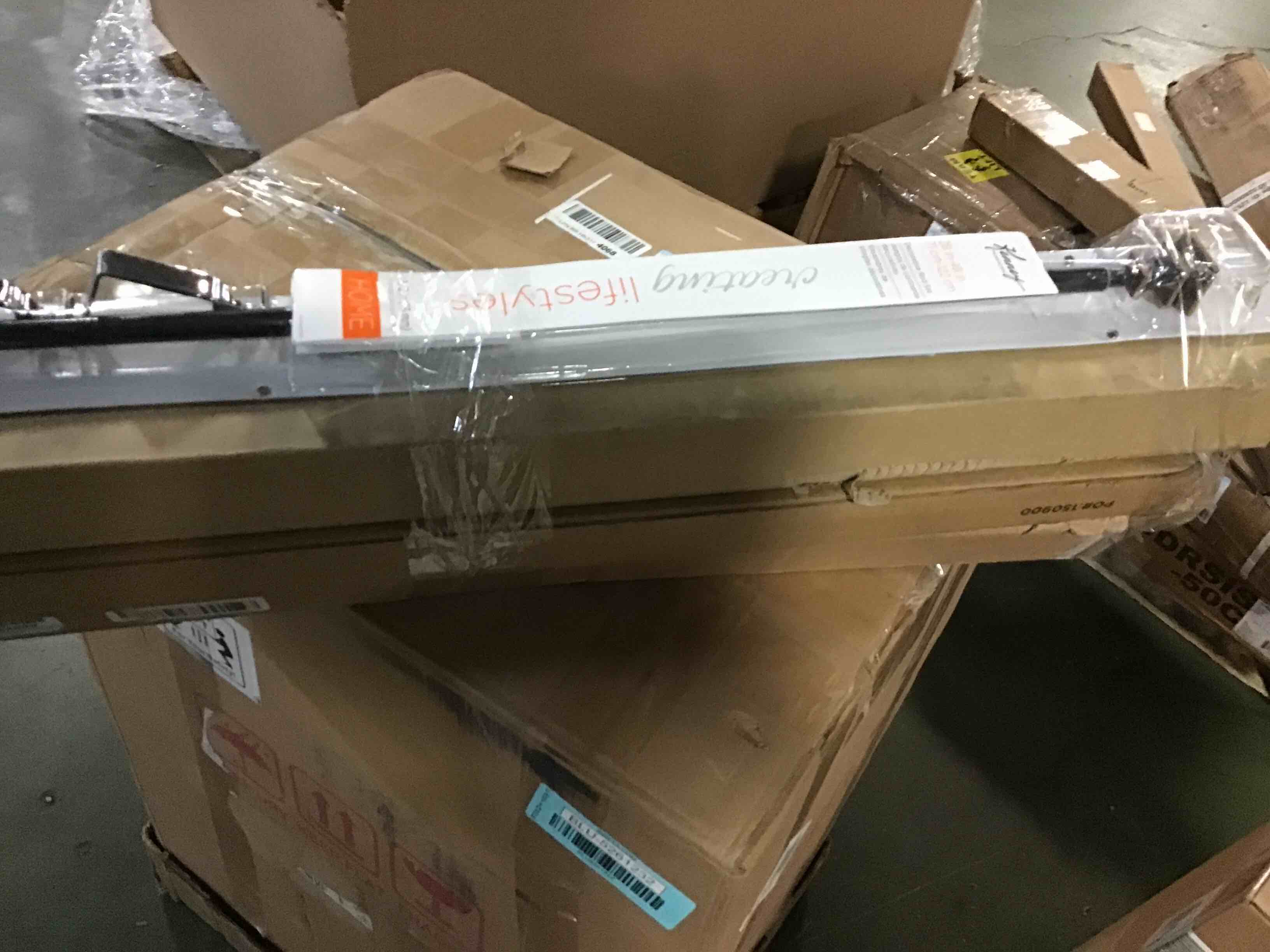 https://s3.amazonaws.com/lotting-images-prod/bidfta/BLU5261300_1701361326128.jpeg