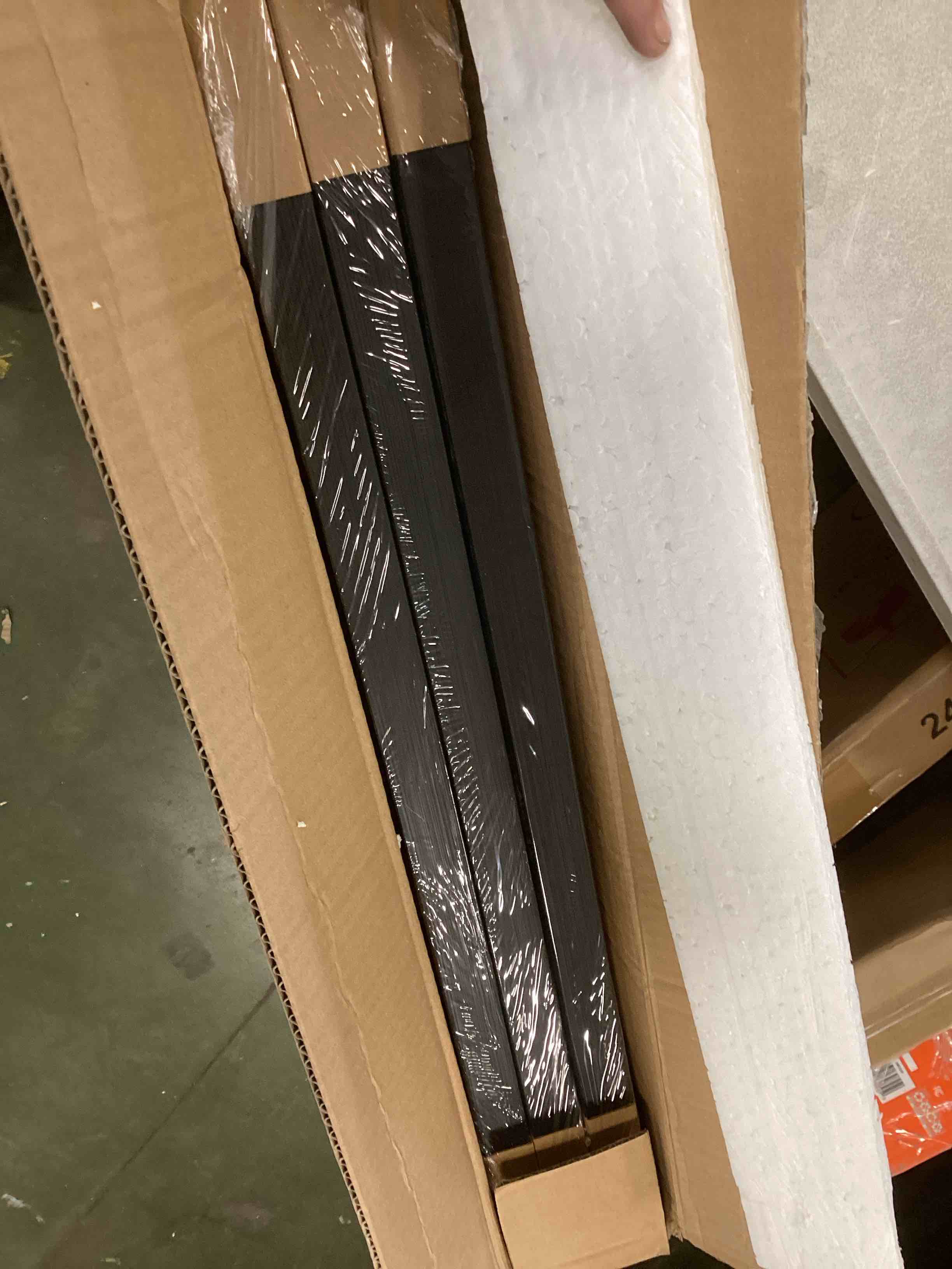 https://s3.amazonaws.com/lotting-images-prod/bidfta/BLU5262074_1709745361054.jpeg