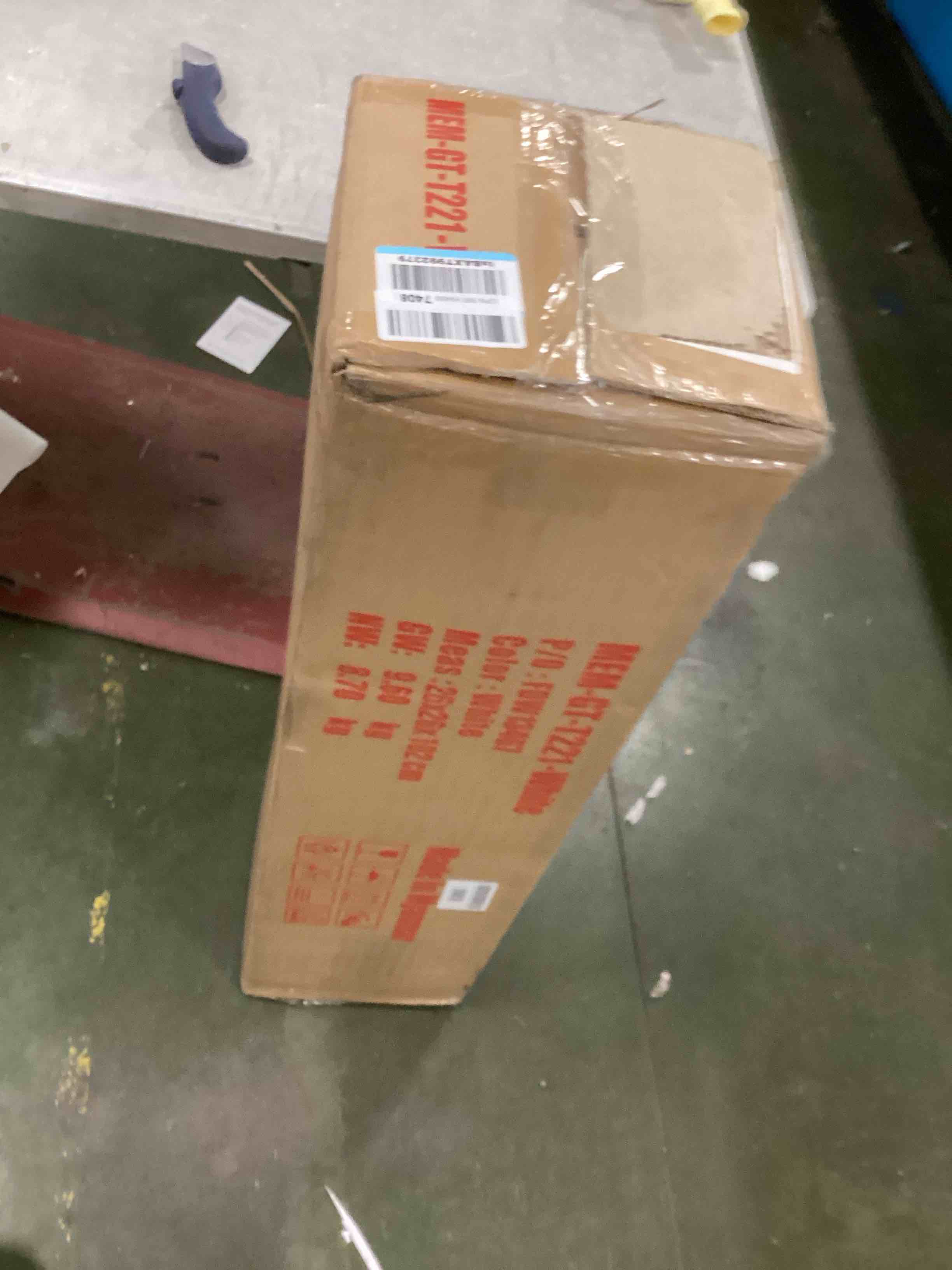 https://s3.amazonaws.com/lotting-images-prod/bidfta/BLU5262114_1709752444972.jpeg