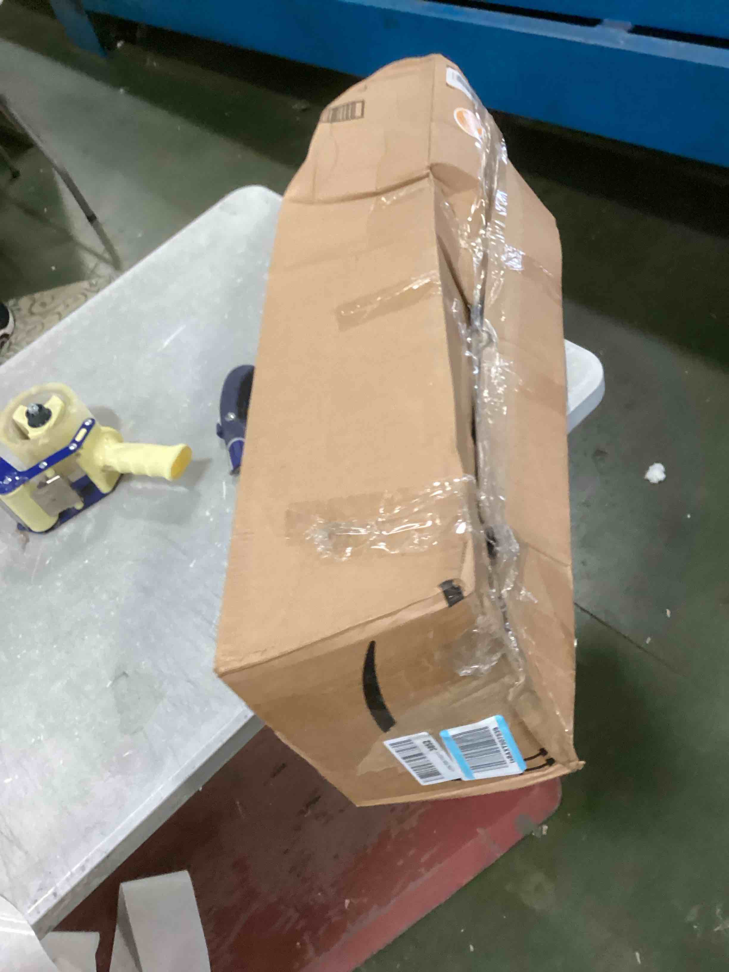 https://s3.amazonaws.com/lotting-images-prod/bidfta/BLU5262125_1709753347382.jpeg