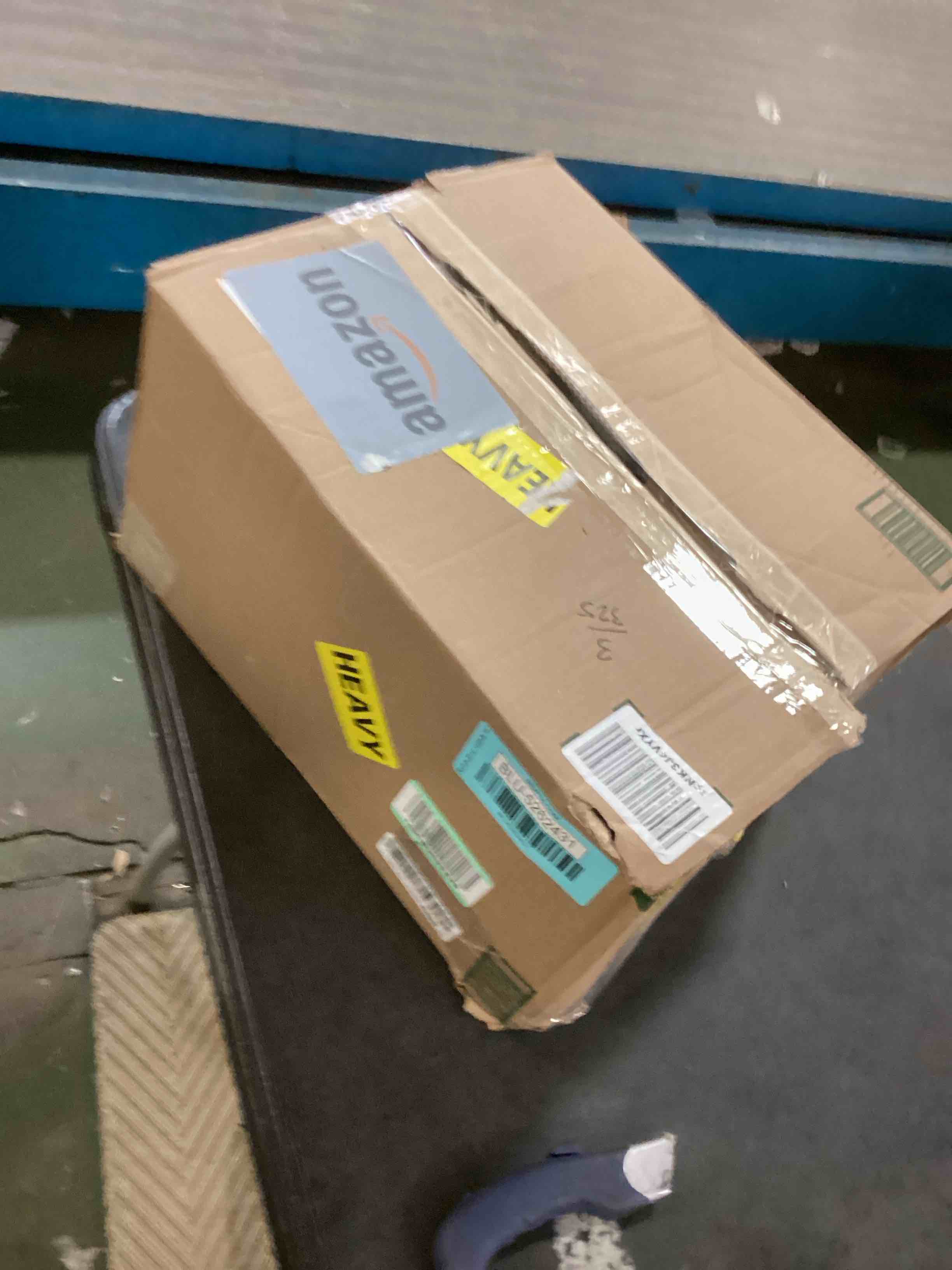 https://s3.amazonaws.com/lotting-images-prod/bidfta/BLU5262431_1709838351900.jpeg