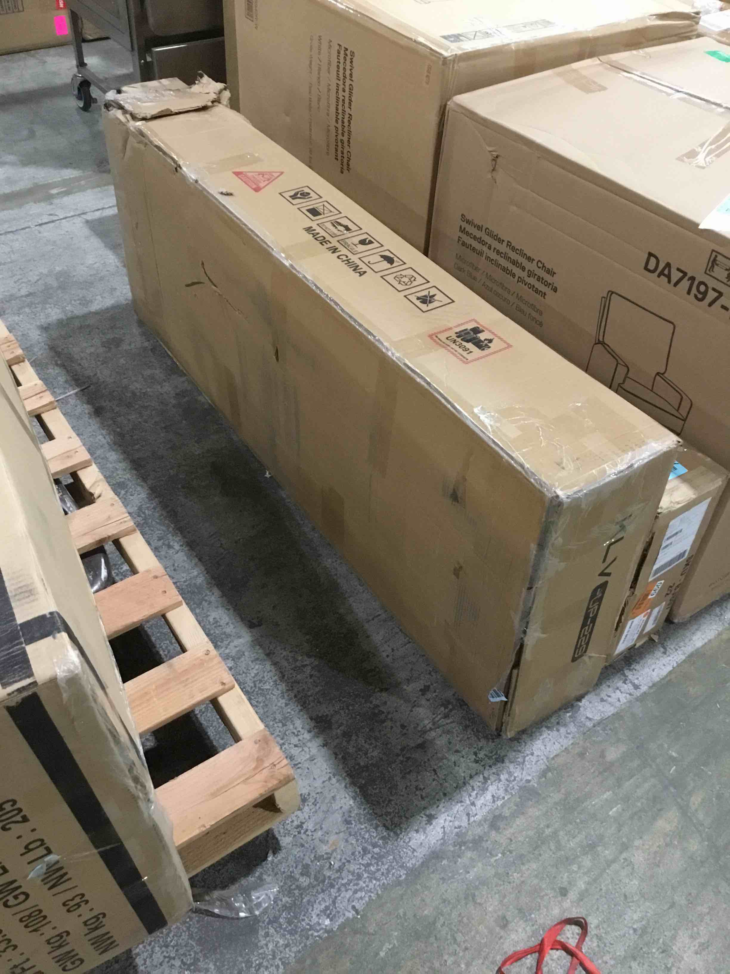 https://s3.amazonaws.com/lotting-images-prod/bidfta/BLU5264786_1708007781555.jpeg