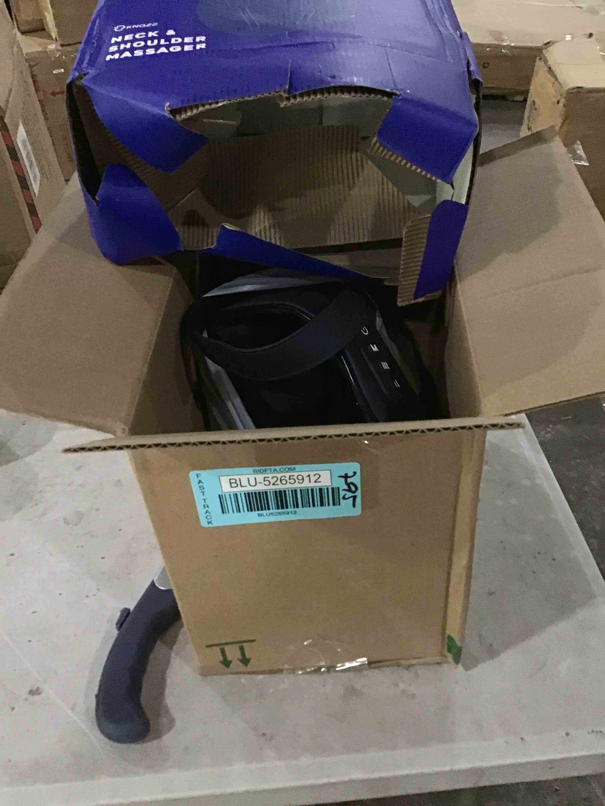 https://s3.amazonaws.com/lotting-images-prod/bidfta/BLU5265912_1712259441284.jpeg
