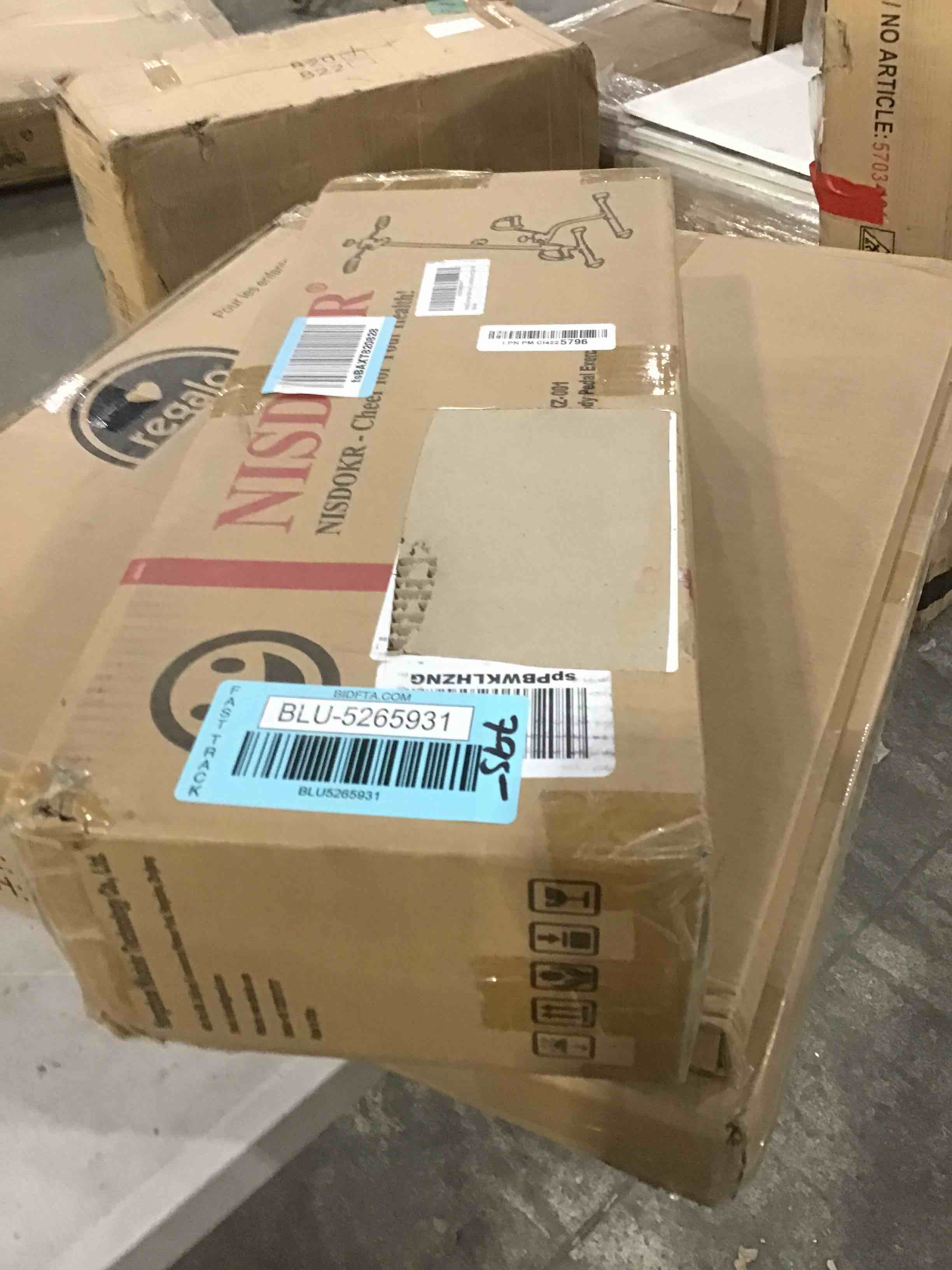 https://s3.amazonaws.com/lotting-images-prod/bidfta/BLU5265931_1712263674811.jpeg