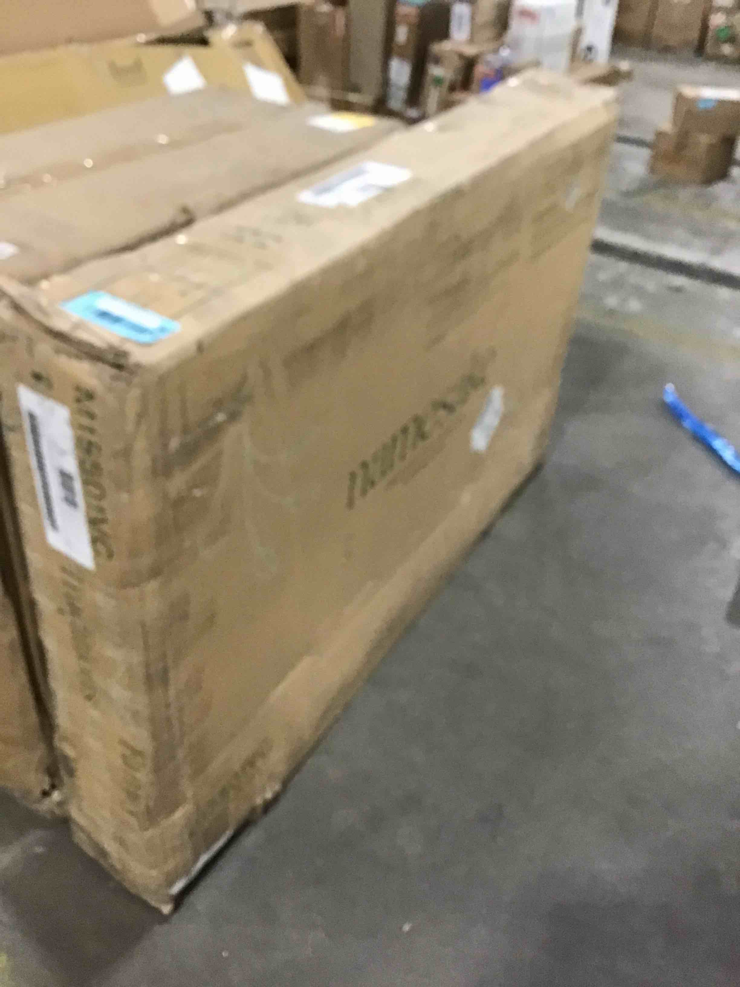 https://s3.amazonaws.com/lotting-images-prod/bidfta/BLU5266429_1713192079743.jpeg