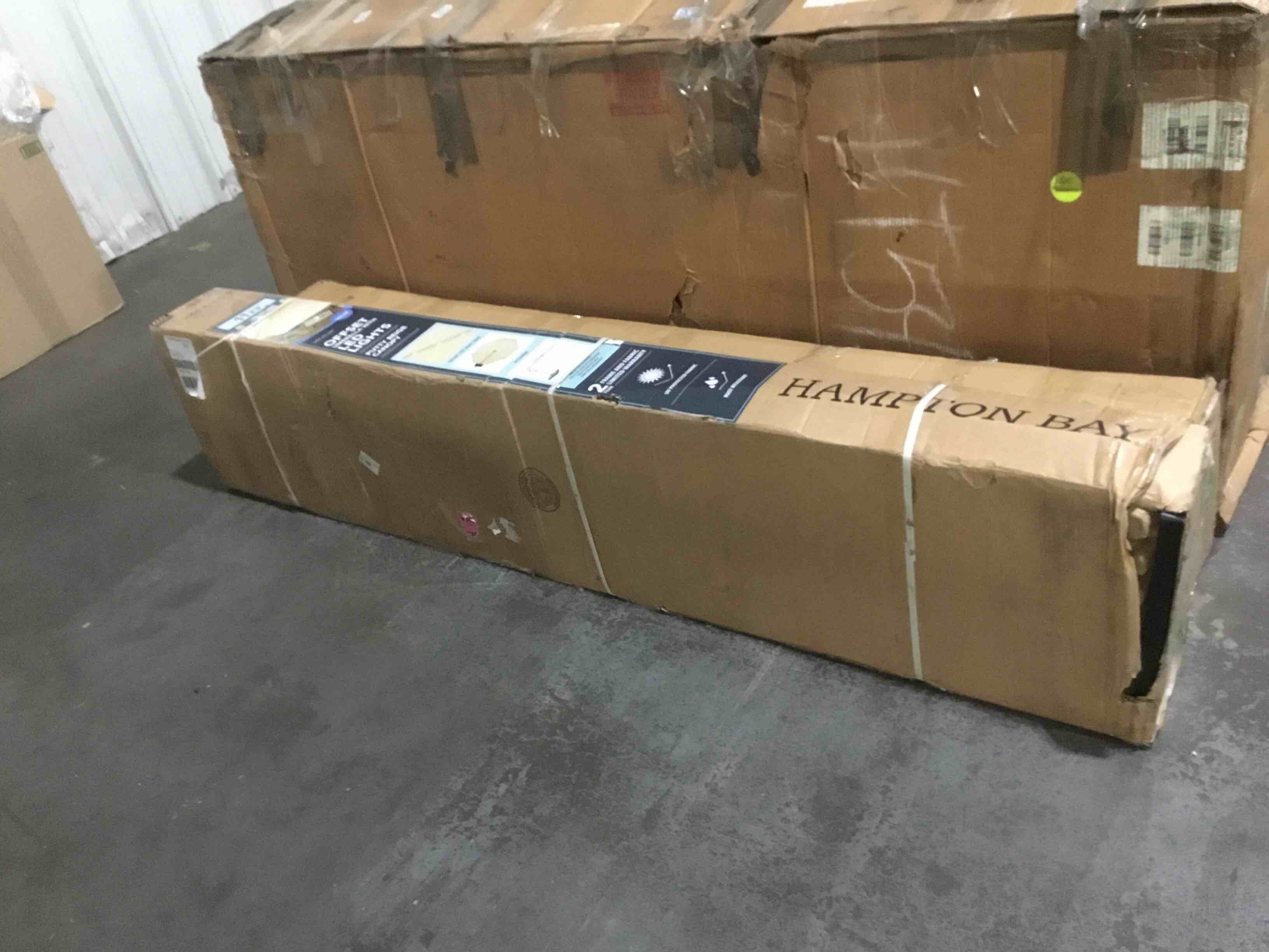 https://s3.amazonaws.com/lotting-images-prod/bidfta/BLU5266880_1715270923083.jpeg