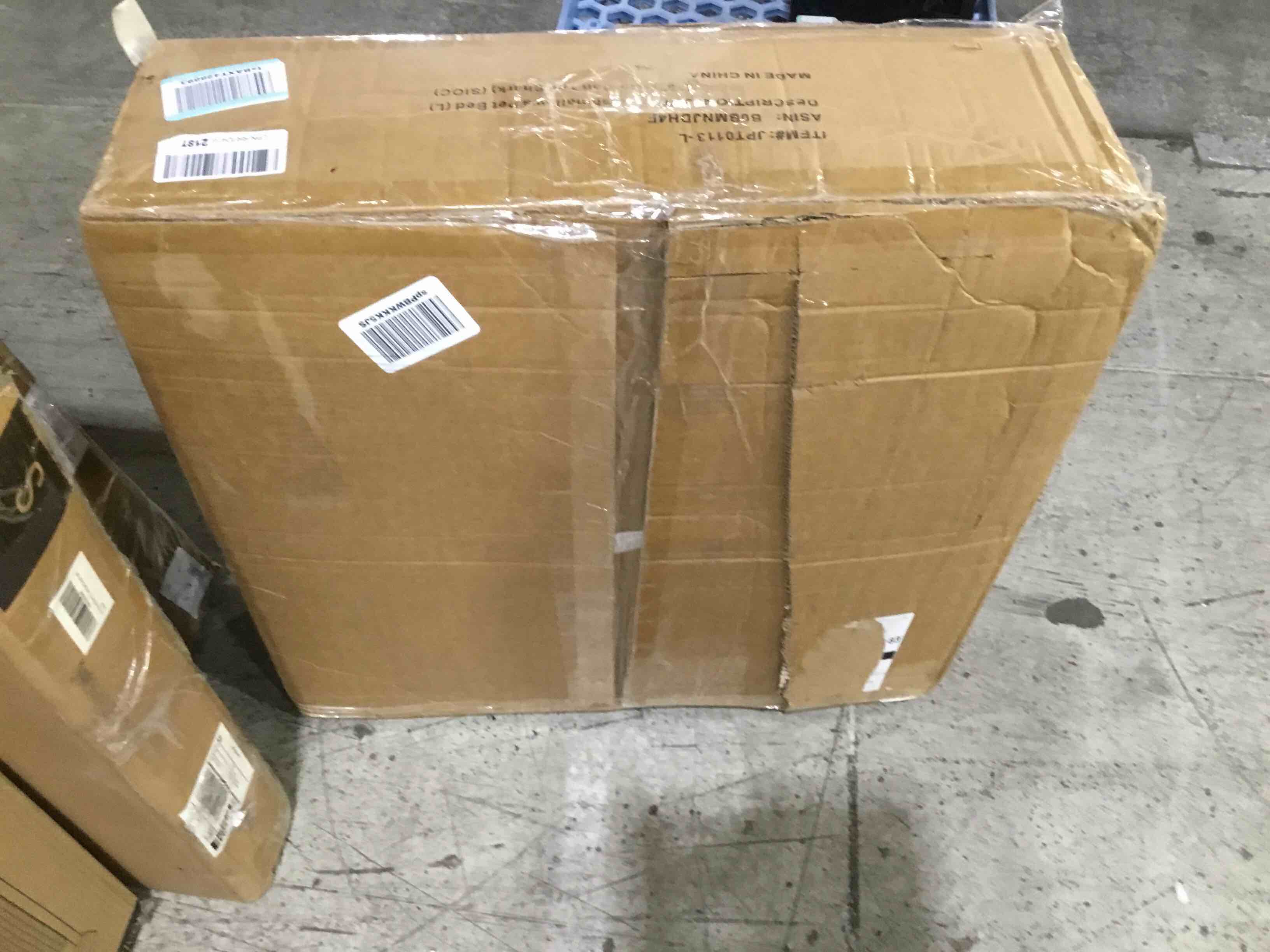 https://s3.amazonaws.com/lotting-images-prod/bidfta/BLU5268538_1707340786857.jpeg