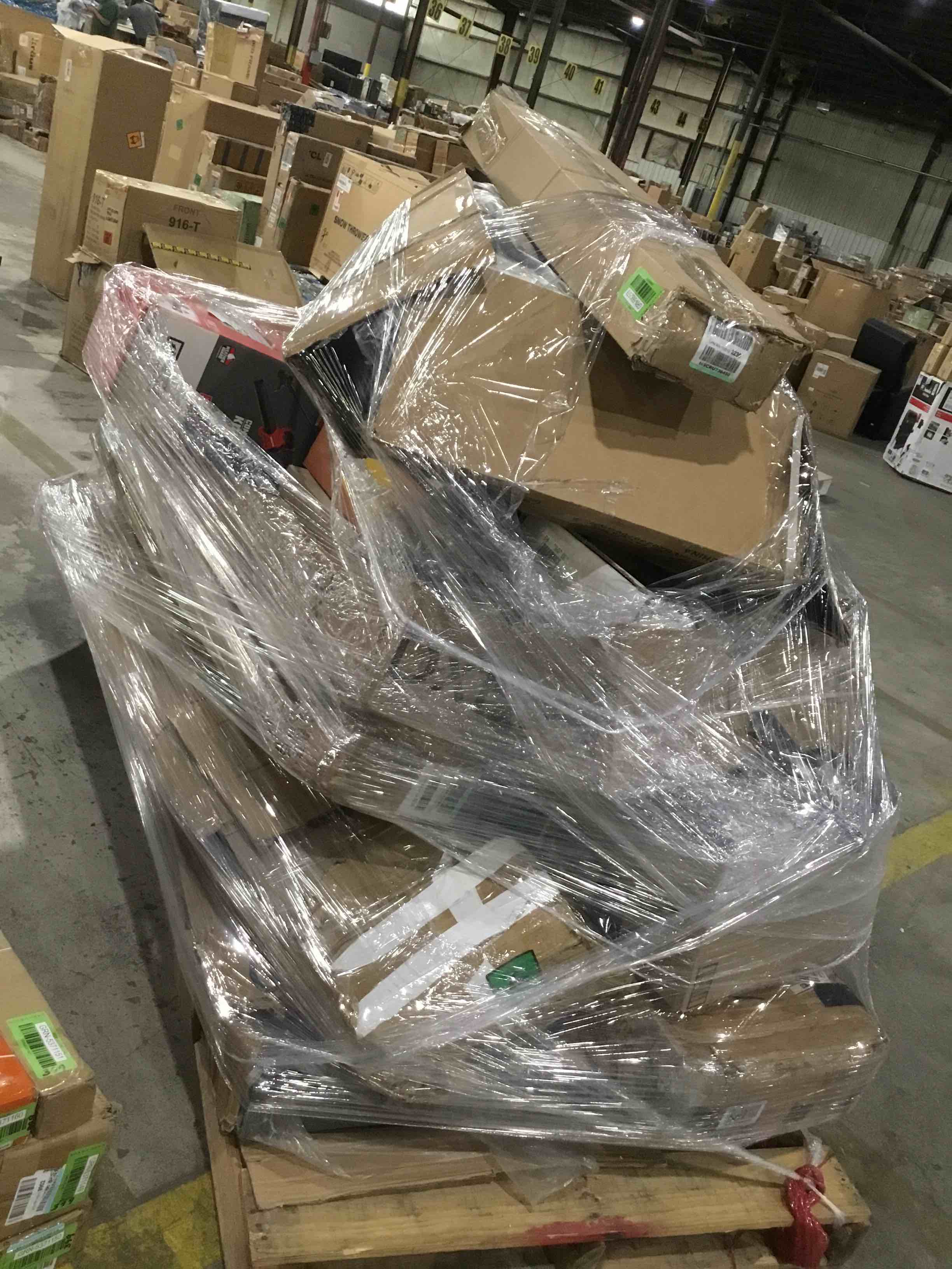 https://s3.amazonaws.com/lotting-images-prod/bidfta/BLU5269001_1708709799739.jpeg