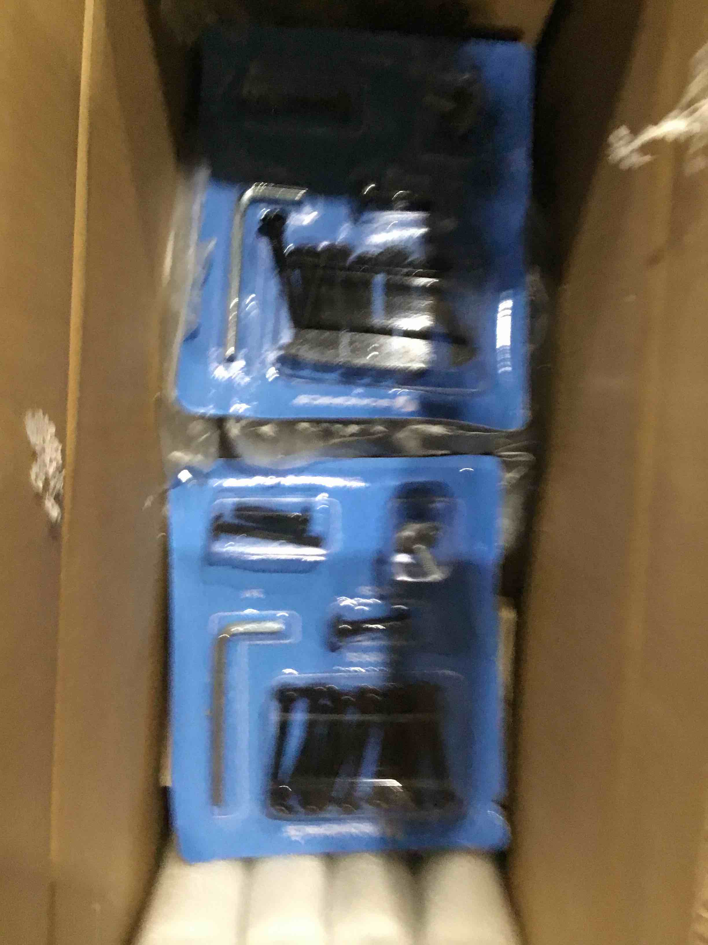 https://s3.amazonaws.com/lotting-images-prod/bidfta/BLU5269357_1709850316945.jpeg
