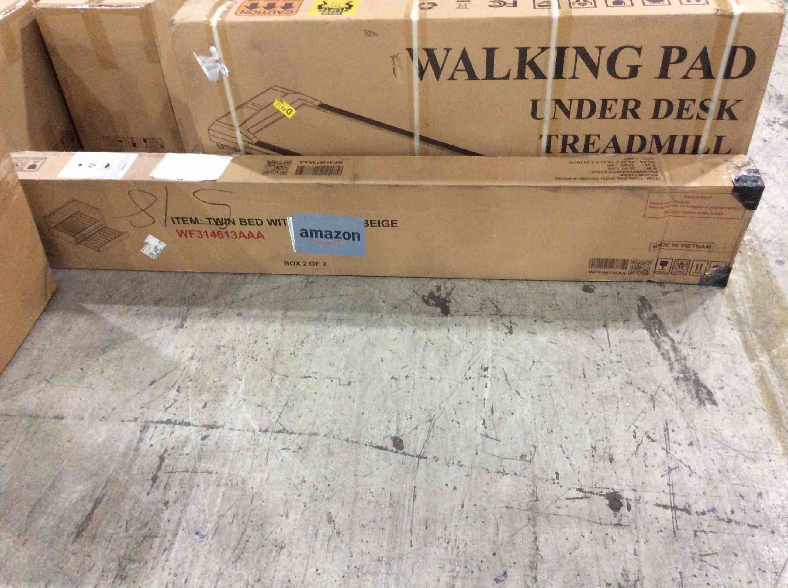 https://s3.amazonaws.com/lotting-images-prod/bidfta/BLU5269652_1716305356142.jpeg