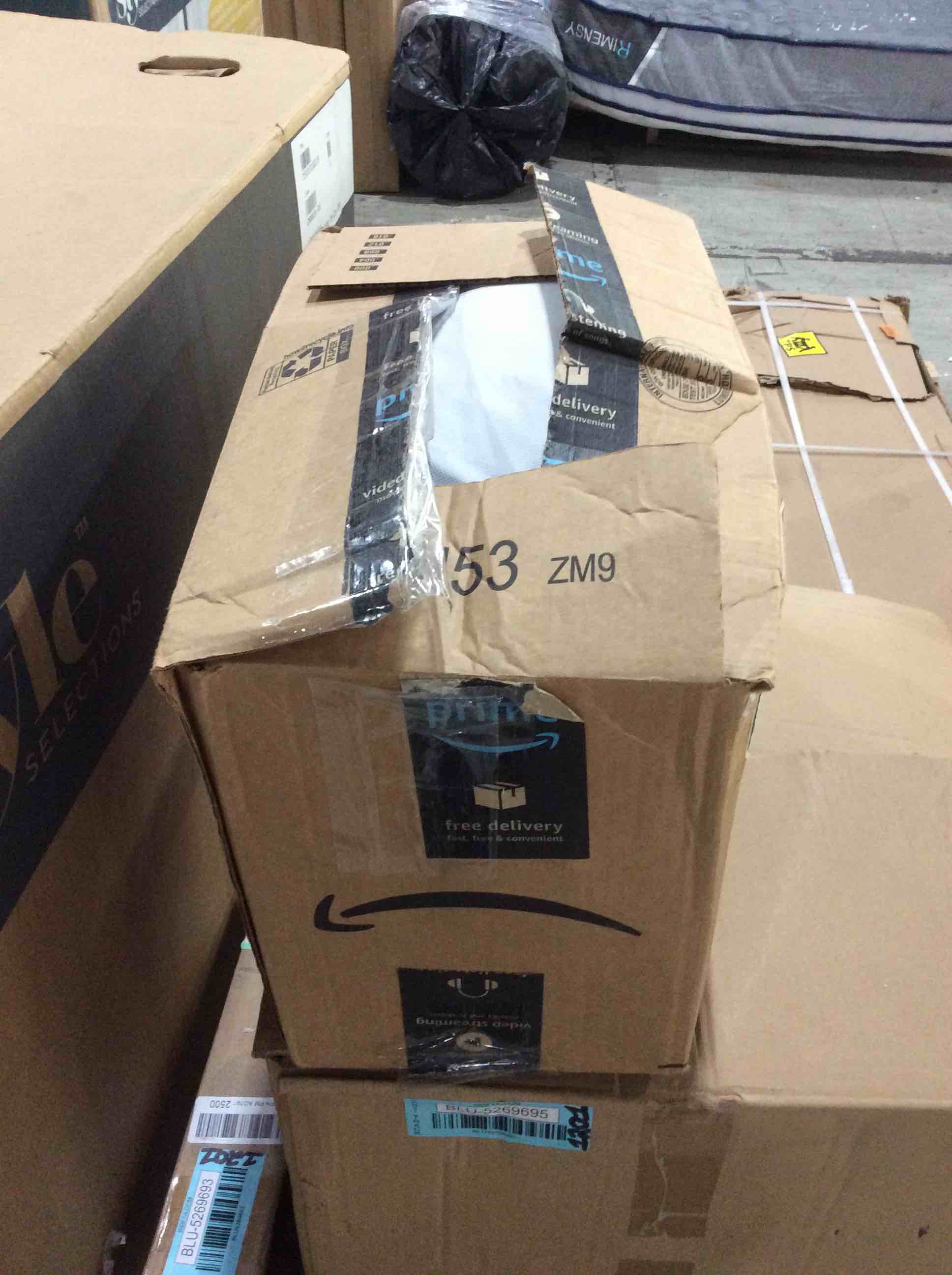 https://s3.amazonaws.com/lotting-images-prod/bidfta/BLU5269698_1716401382856.jpeg