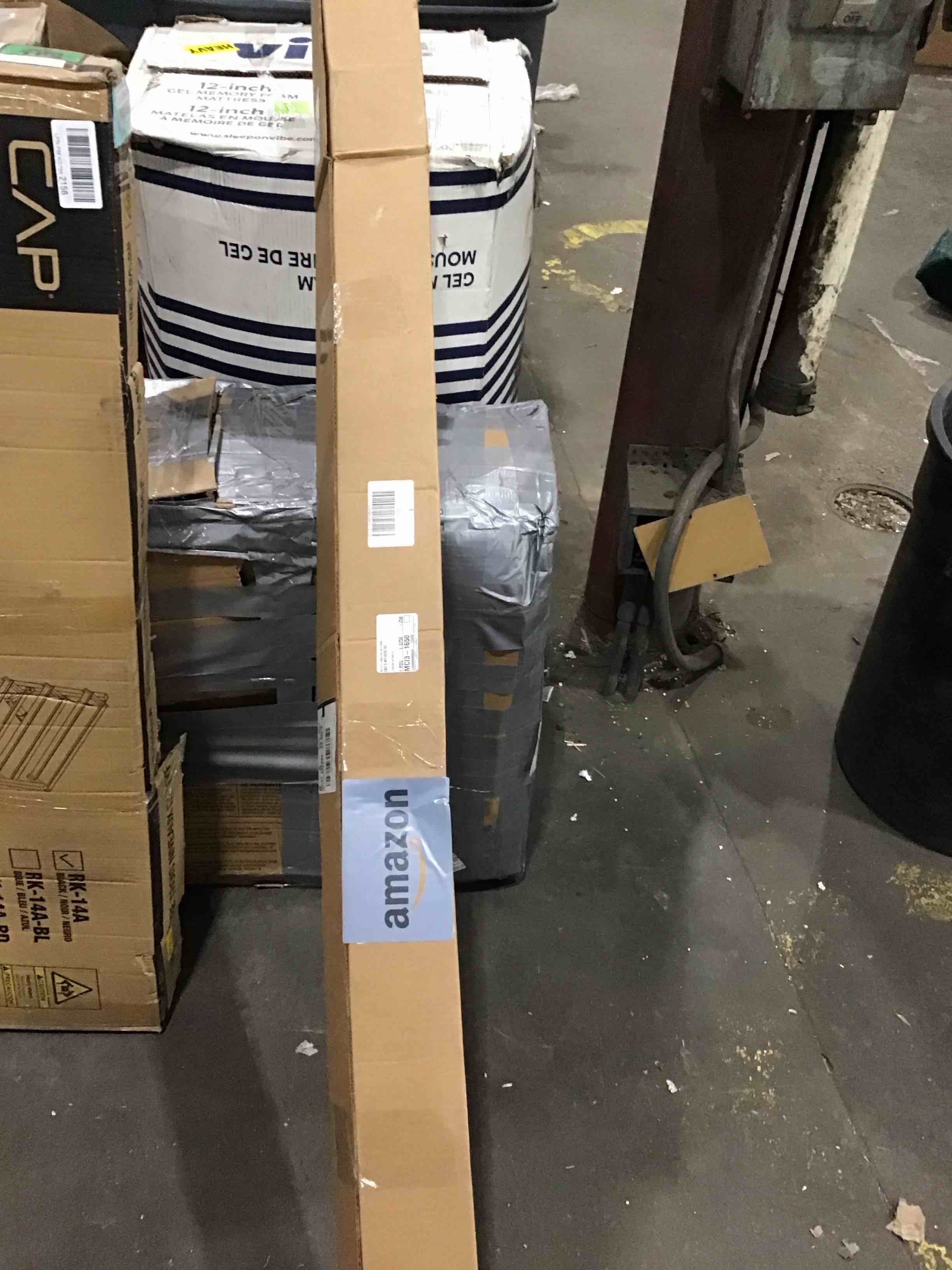 https://s3.amazonaws.com/lotting-images-prod/bidfta/BLU5269945_1710946417486.jpeg
