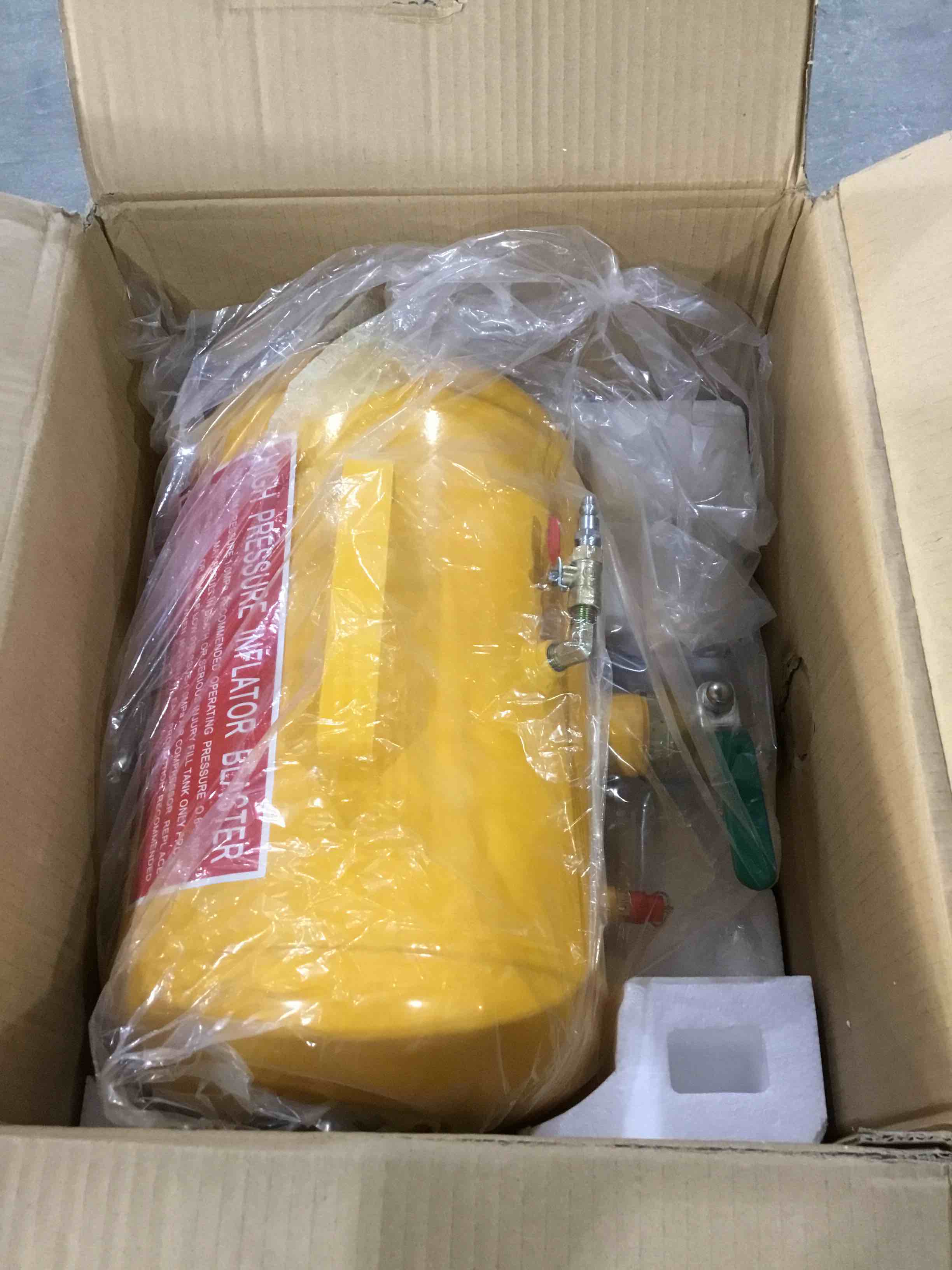 https://s3.amazonaws.com/lotting-images-prod/bidfta/BLU5273820_1712174872930.jpeg