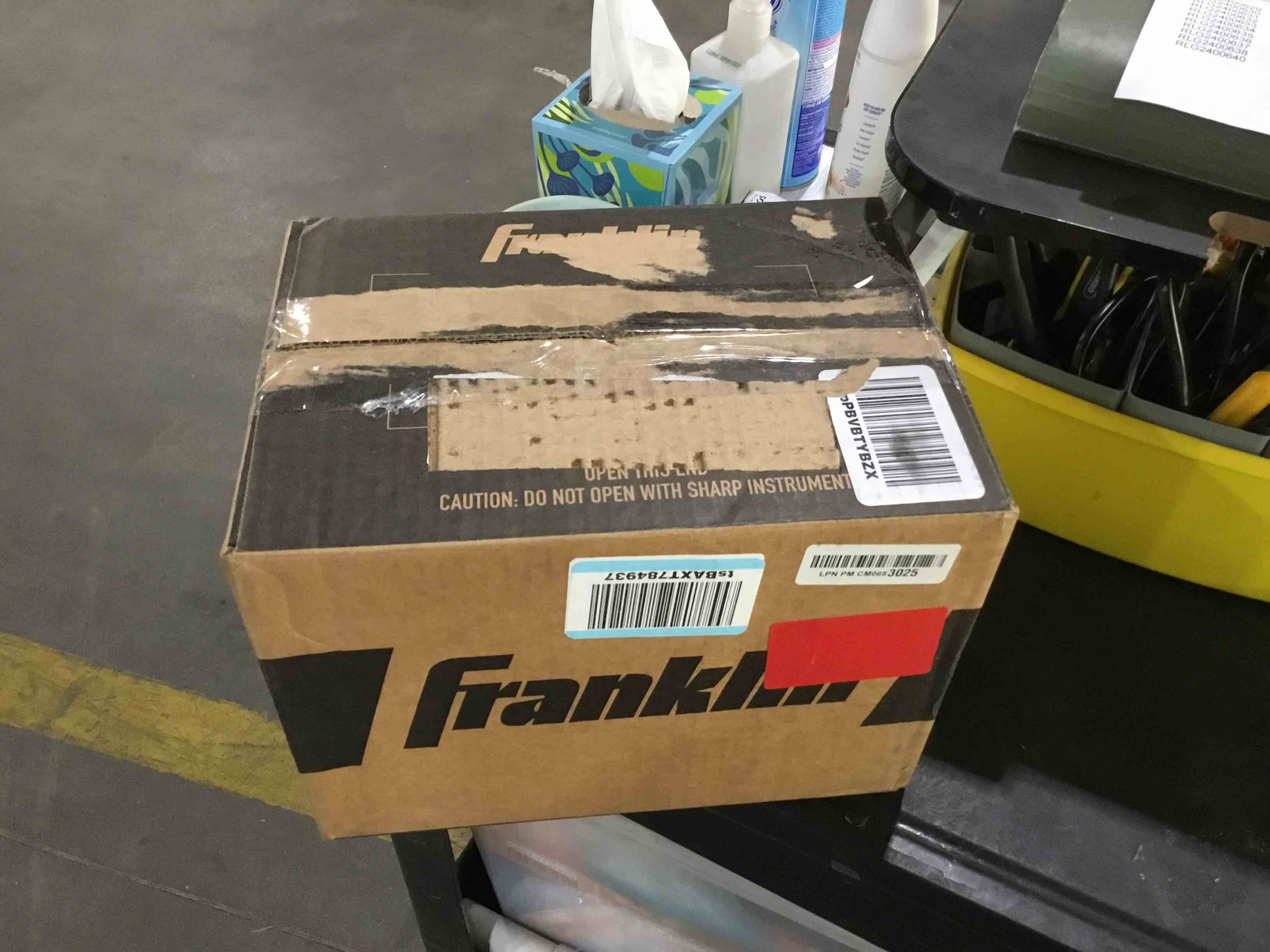 https://s3.amazonaws.com/lotting-images-prod/bidfta/BLU5273866_1712175767007.jpeg