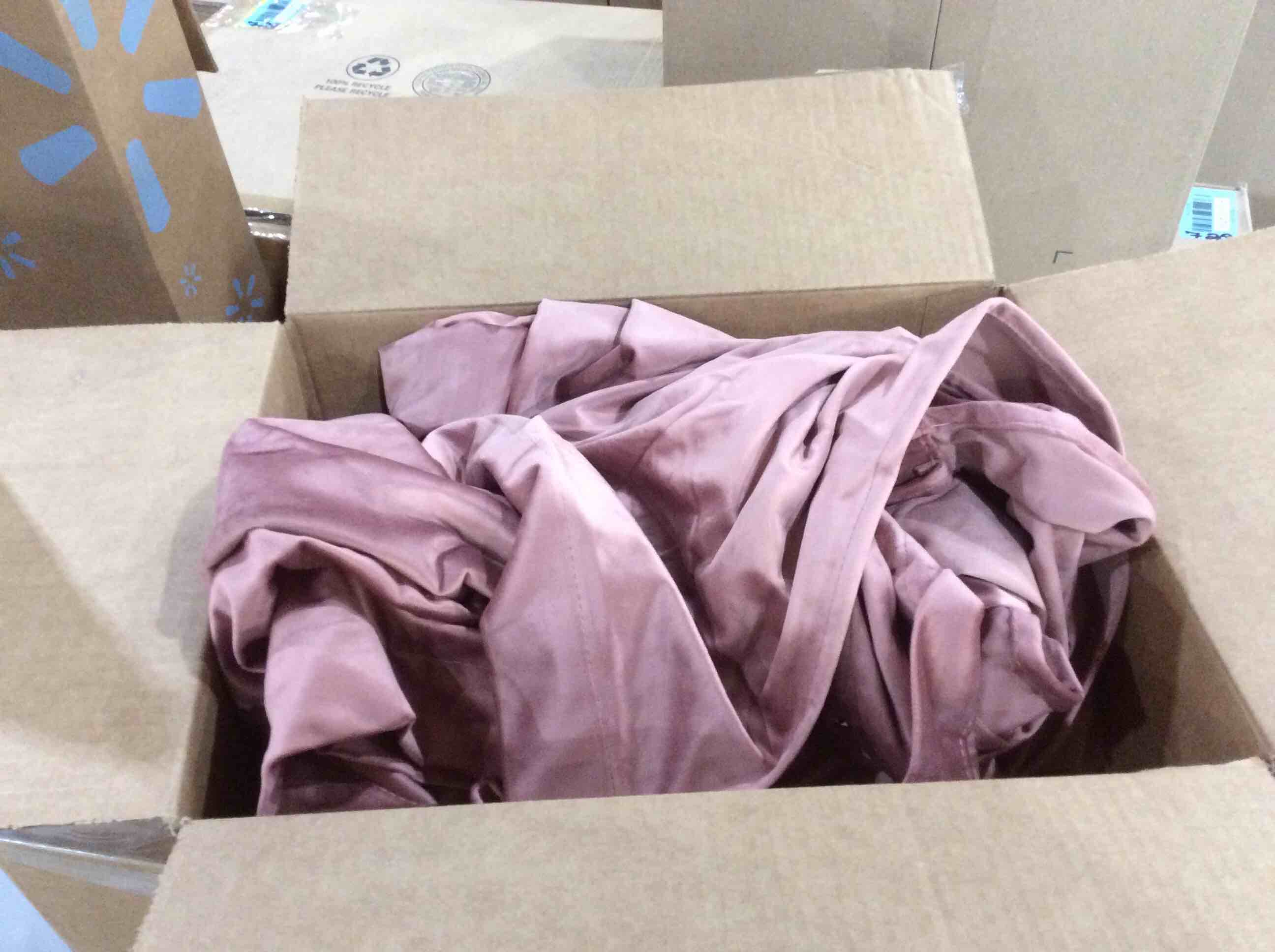https://s3.amazonaws.com/lotting-images-prod/bidfta/BLU5274714_1711639954916.jpeg