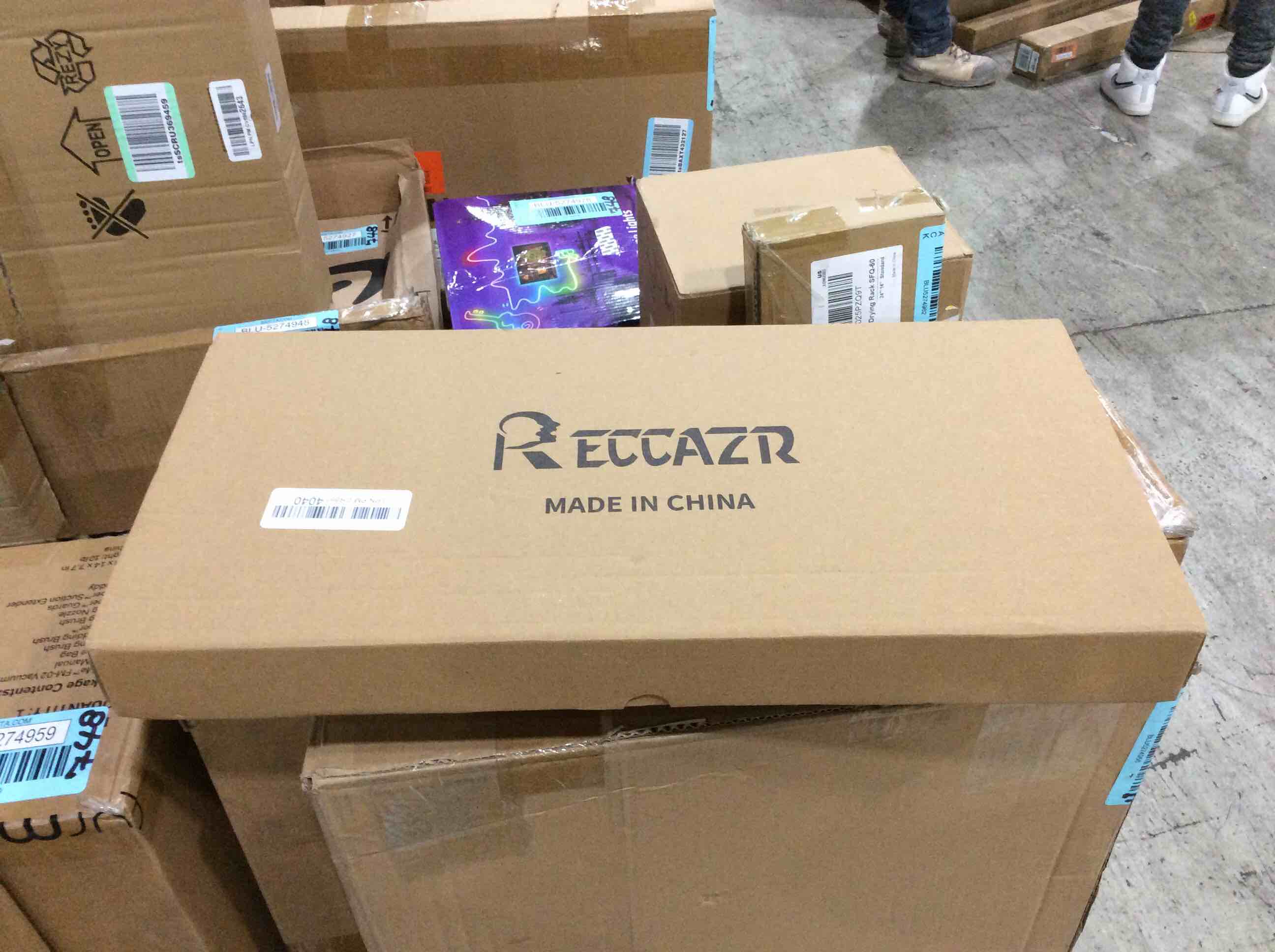 https://s3.amazonaws.com/lotting-images-prod/bidfta/BLU5274995_1712002948375.jpeg