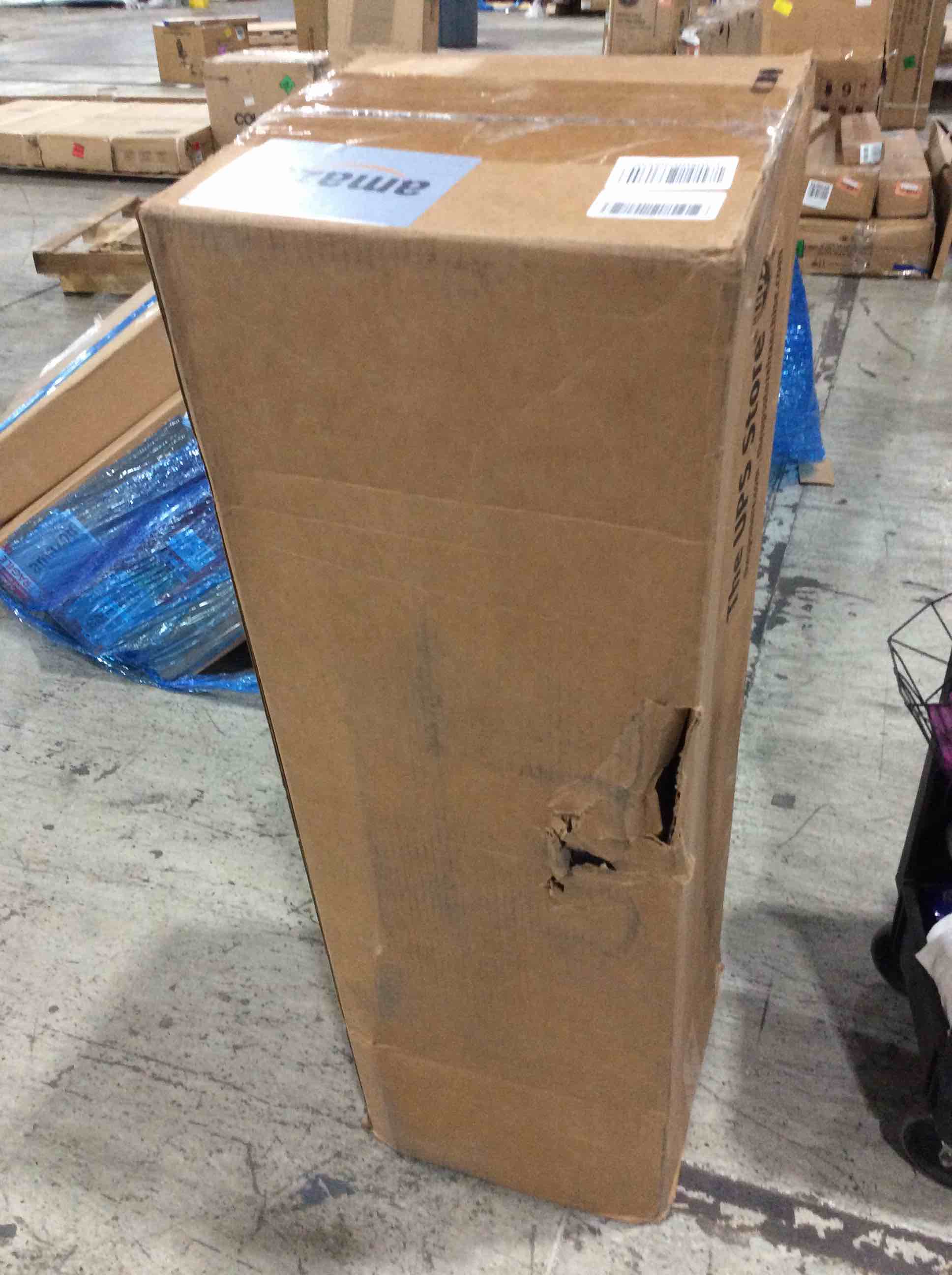 https://s3.amazonaws.com/lotting-images-prod/bidfta/BLU5275823_1712846059175.jpeg