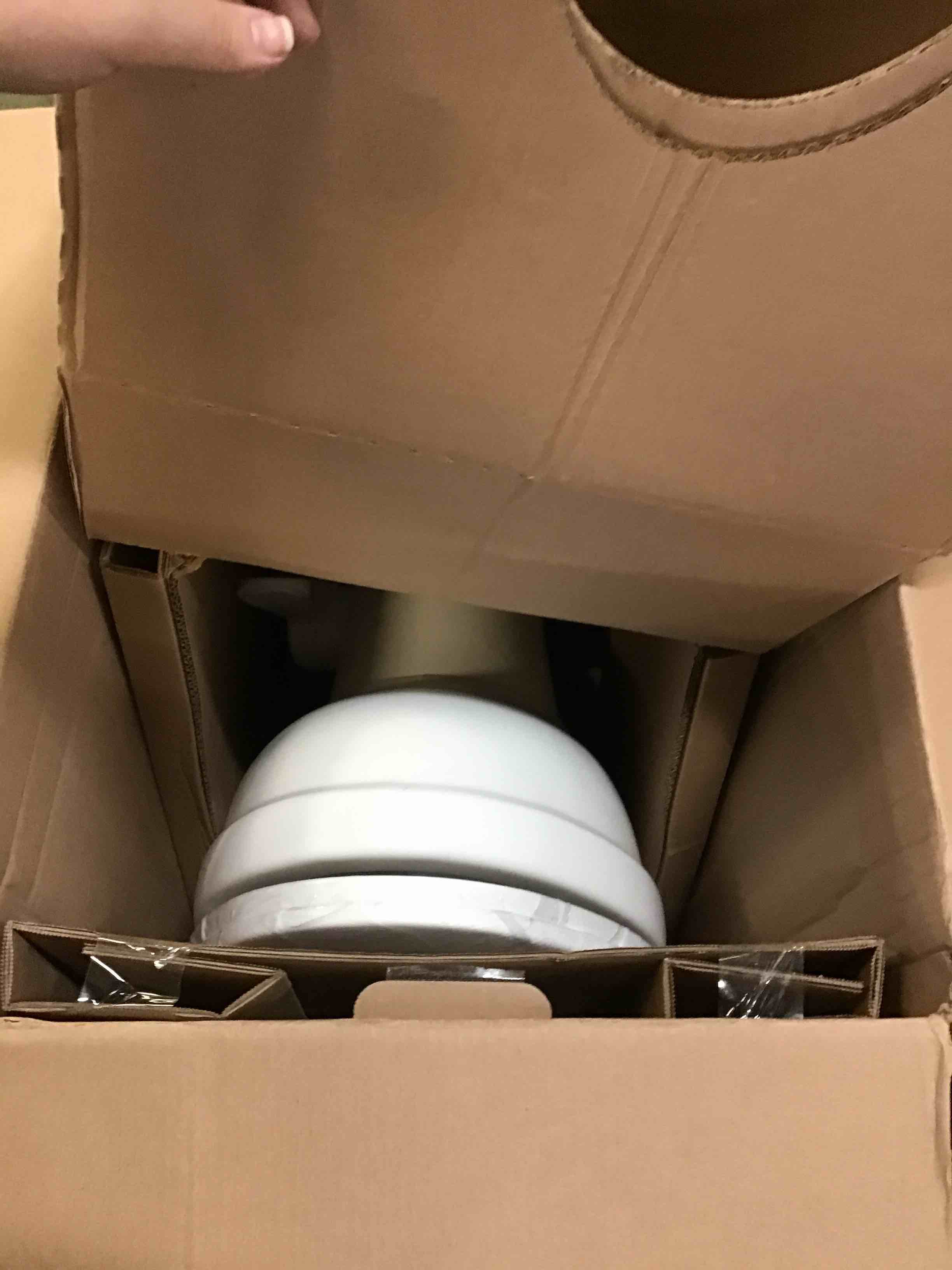 https://s3.amazonaws.com/lotting-images-prod/bidfta/BLU5277500_1689347402081.jpeg
