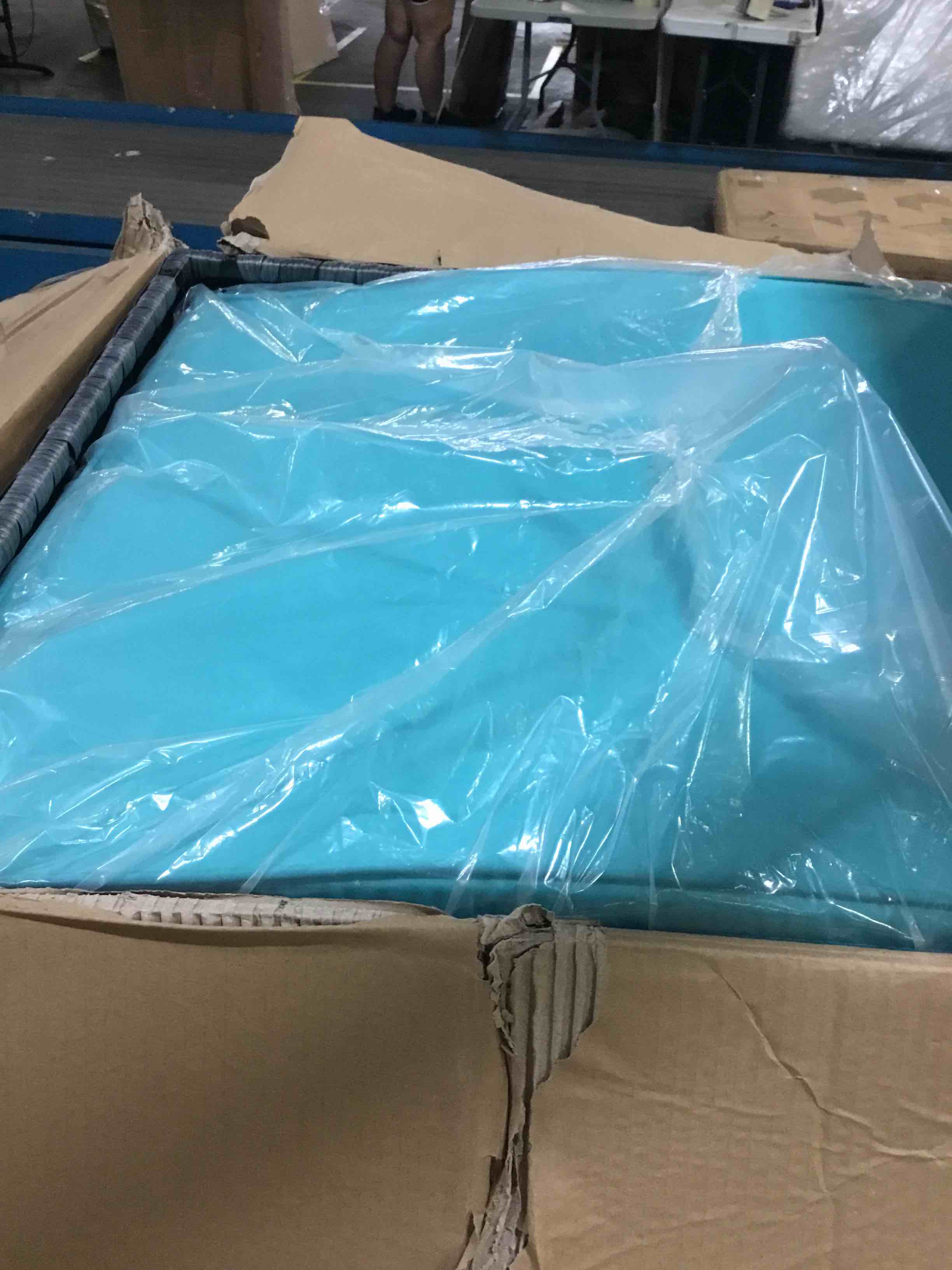 https://s3.amazonaws.com/lotting-images-prod/bidfta/BLU5278123_1691598596953.jpeg