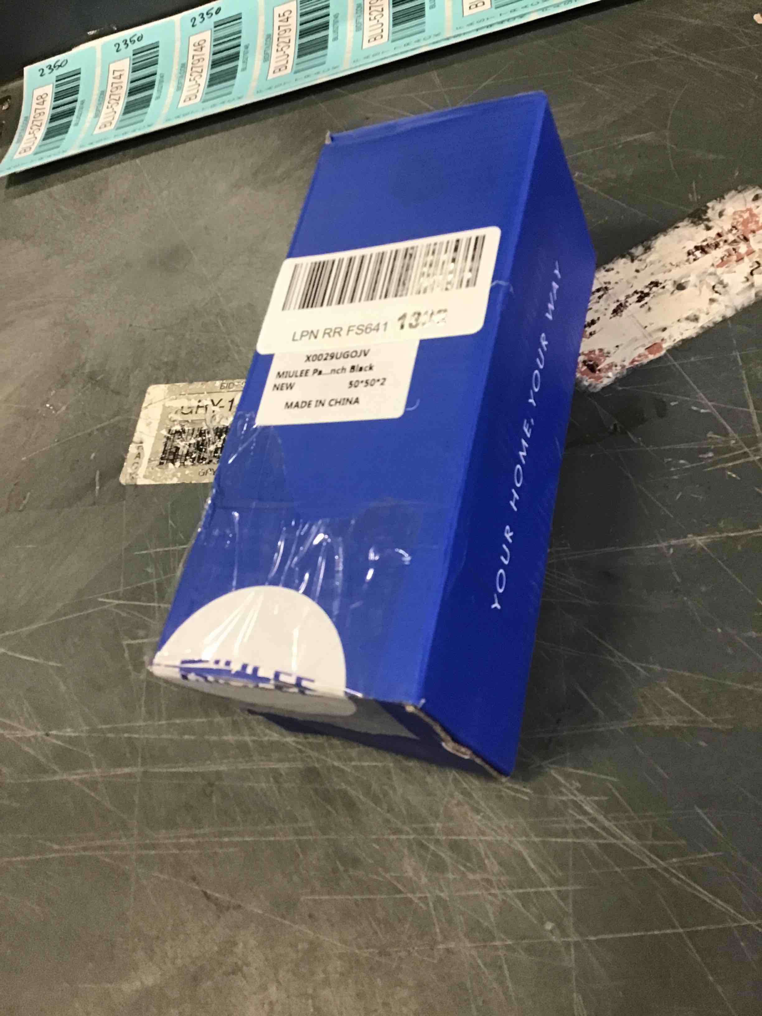 https://s3.amazonaws.com/lotting-images-prod/bidfta/BLU5279732_1692199510375.jpeg