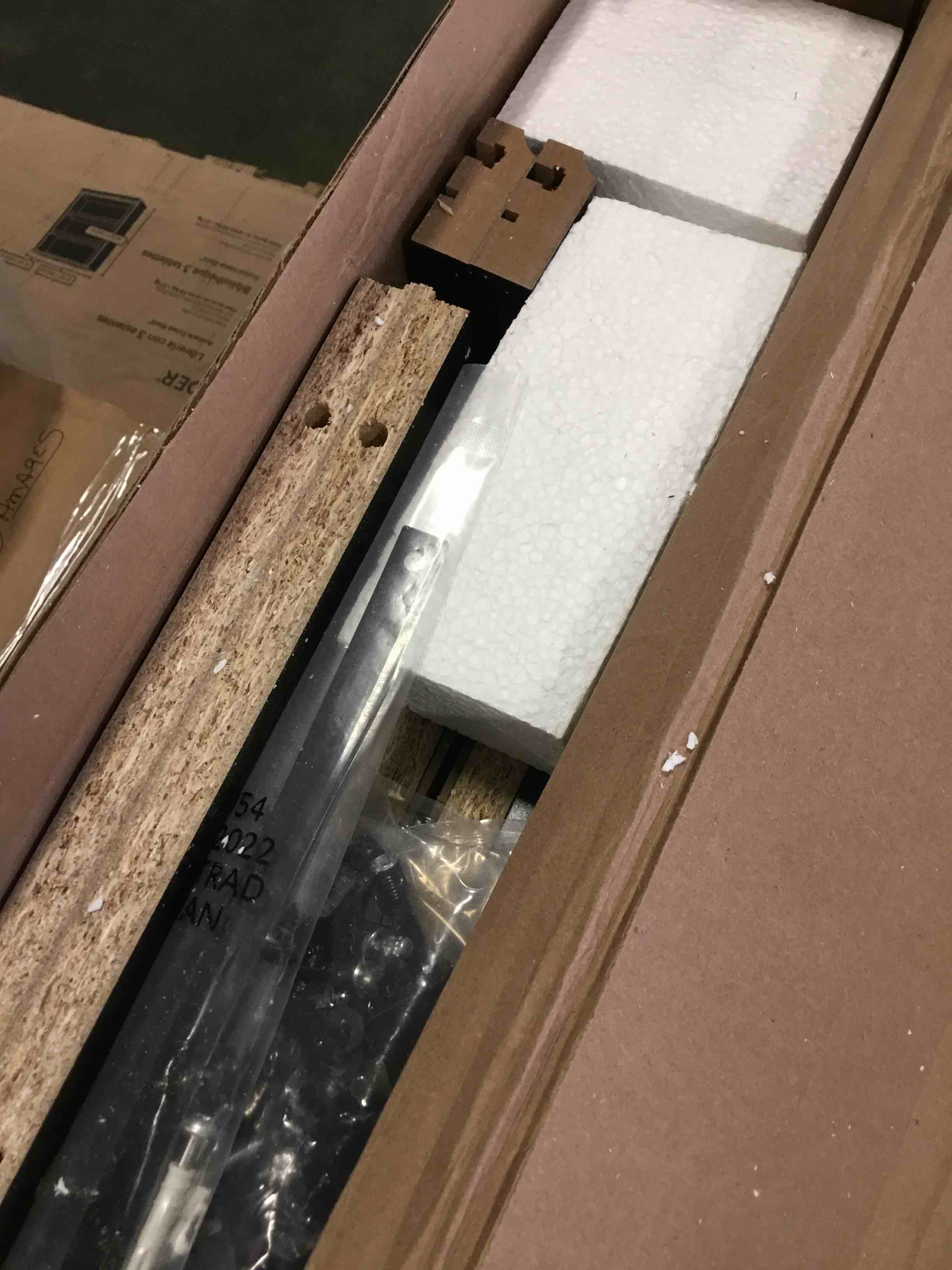 https://s3.amazonaws.com/lotting-images-prod/bidfta/BLU5281375_1689776044086.jpeg
