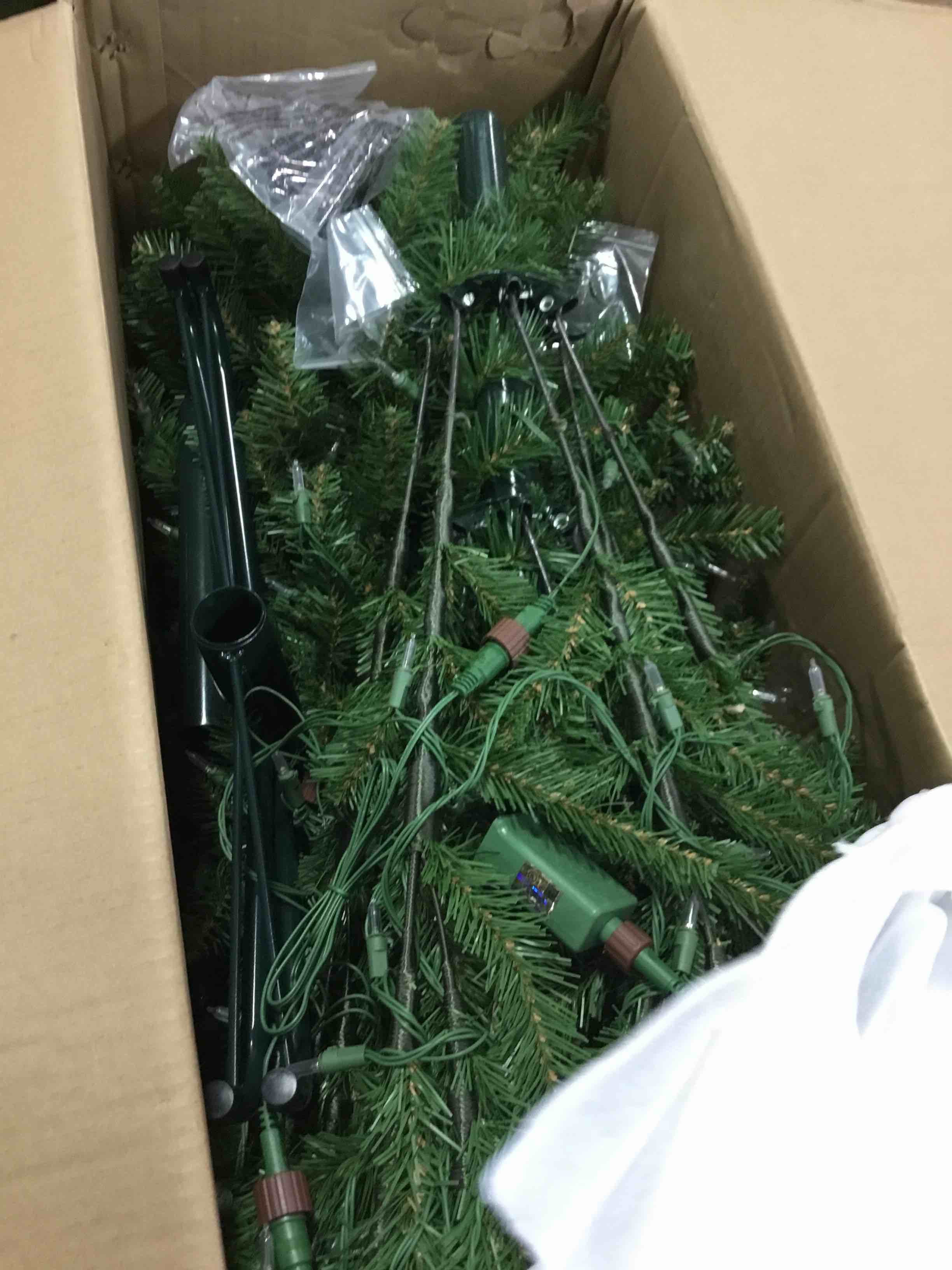 https://s3.amazonaws.com/lotting-images-prod/bidfta/BLU5281462_1689792953503.jpeg