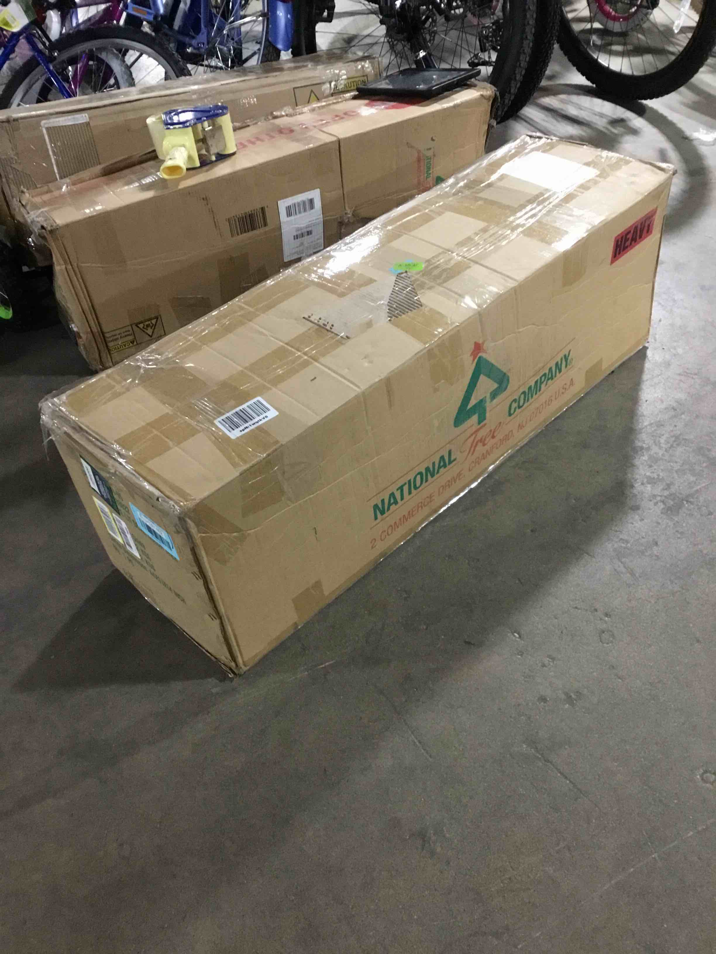 https://s3.amazonaws.com/lotting-images-prod/bidfta/BLU5281462_1701199697990.jpeg