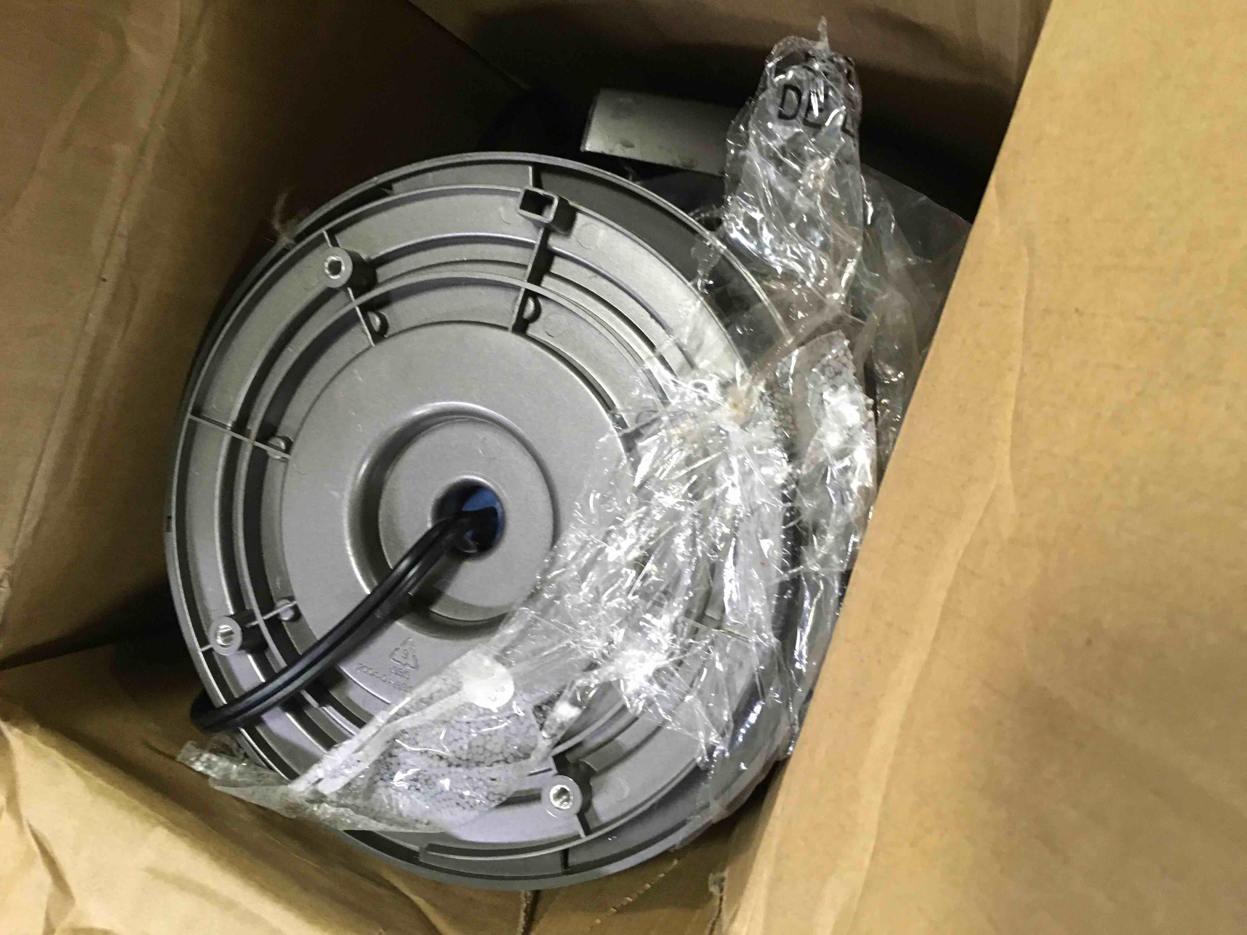 https://s3.amazonaws.com/lotting-images-prod/bidfta/BLU5283820_1689860292441.jpeg