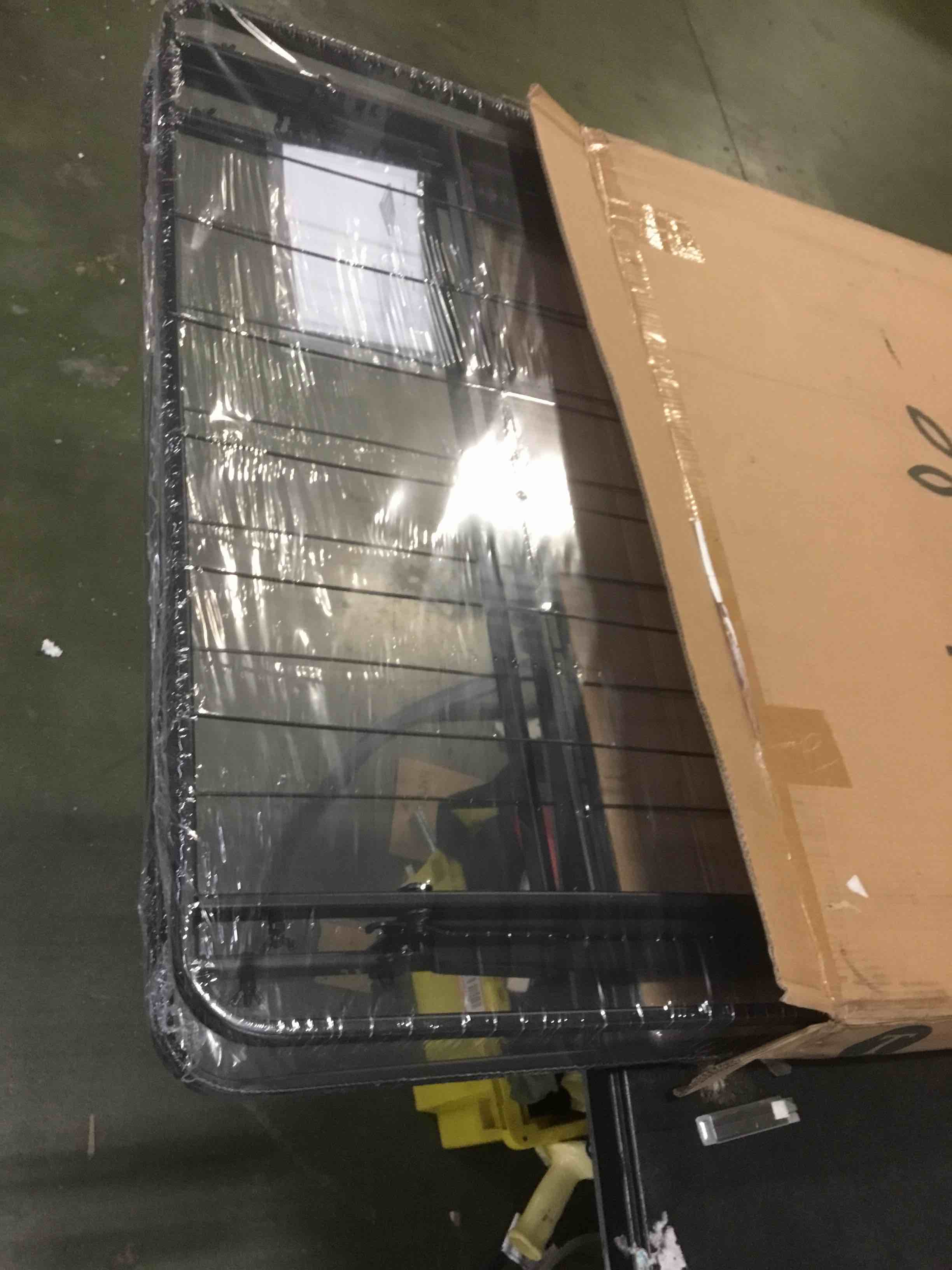 https://s3.amazonaws.com/lotting-images-prod/bidfta/BLU5284075_1689965651038.jpeg