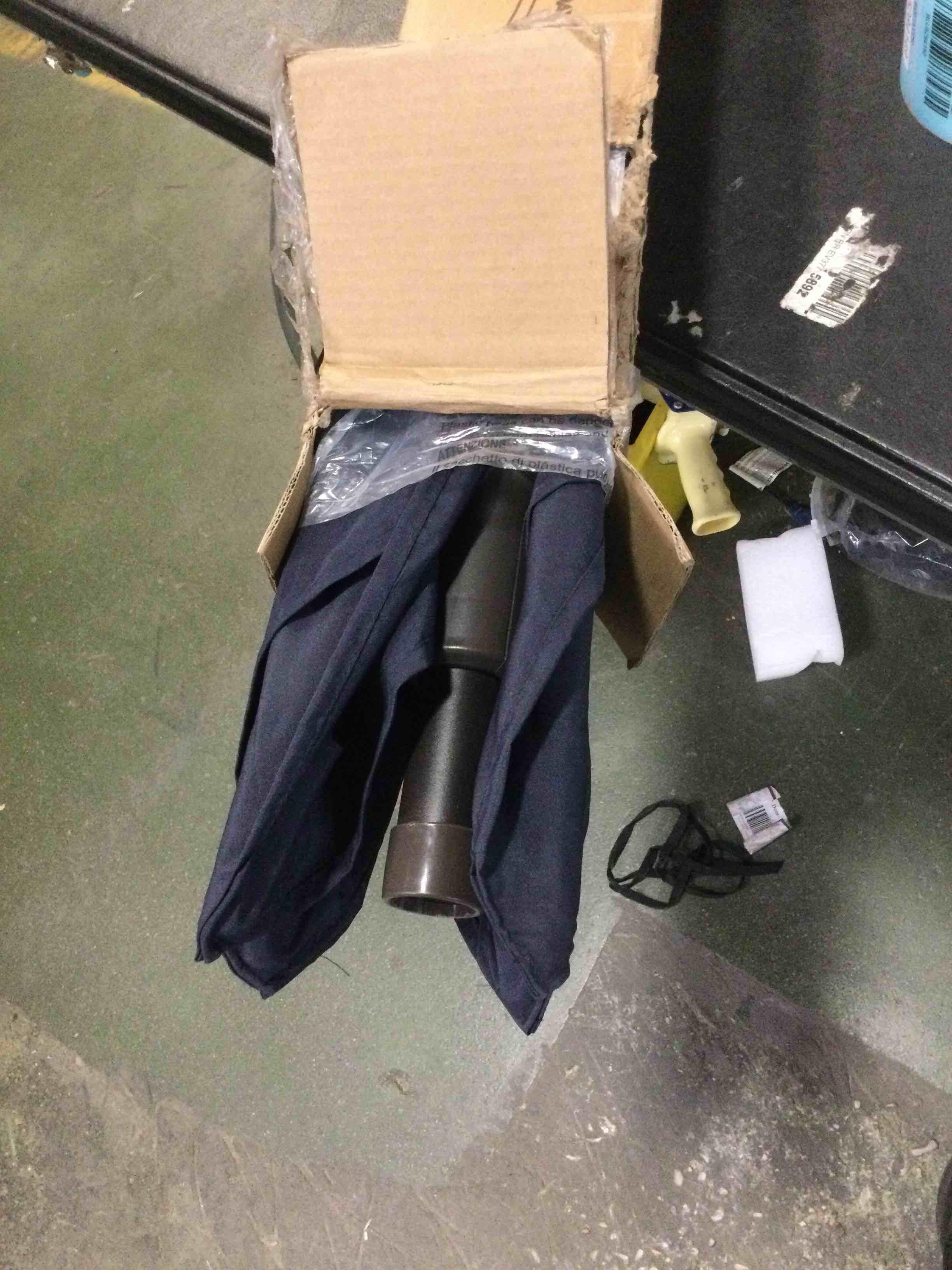 https://s3.amazonaws.com/lotting-images-prod/bidfta/BLU5284143_1690205553582.jpeg