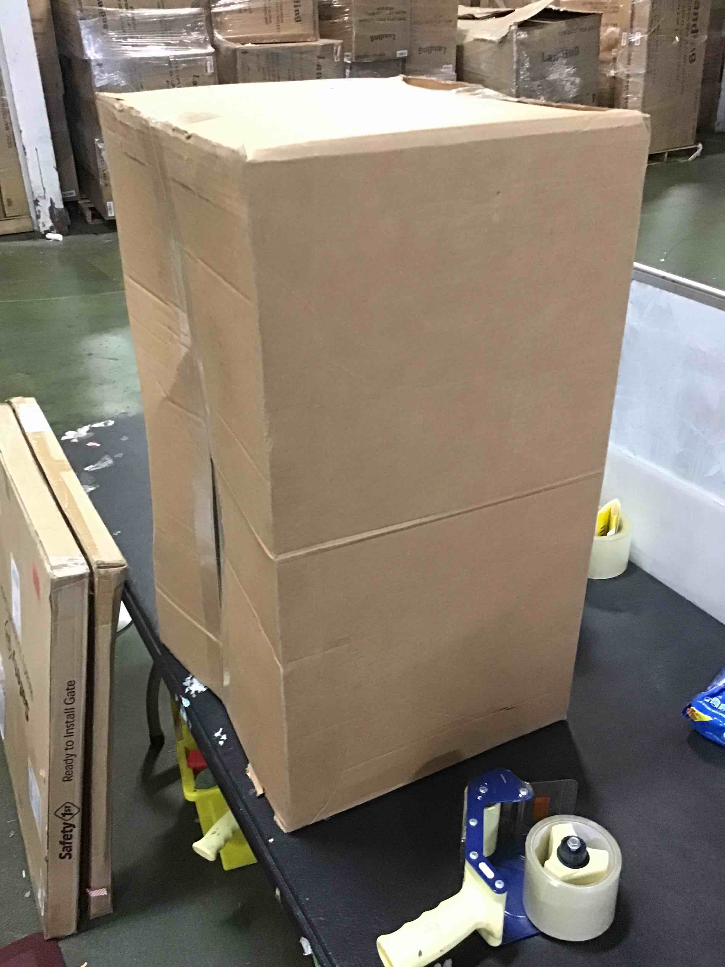https://s3.amazonaws.com/lotting-images-prod/bidfta/BLU5284670_1690456710884.jpeg