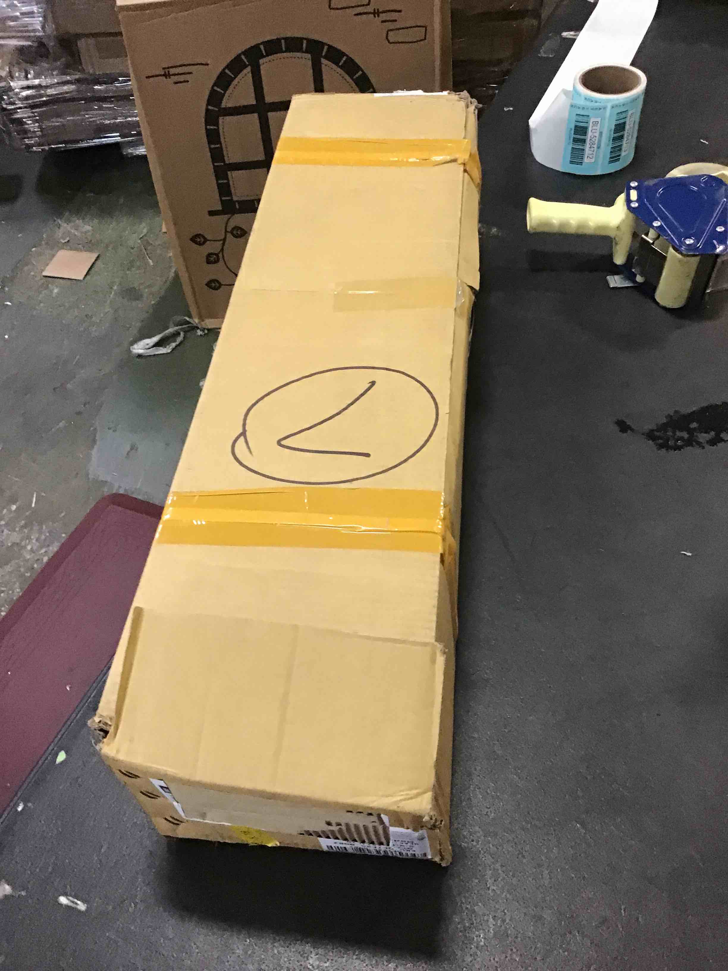 https://s3.amazonaws.com/lotting-images-prod/bidfta/BLU5284712_1690464314812.jpeg