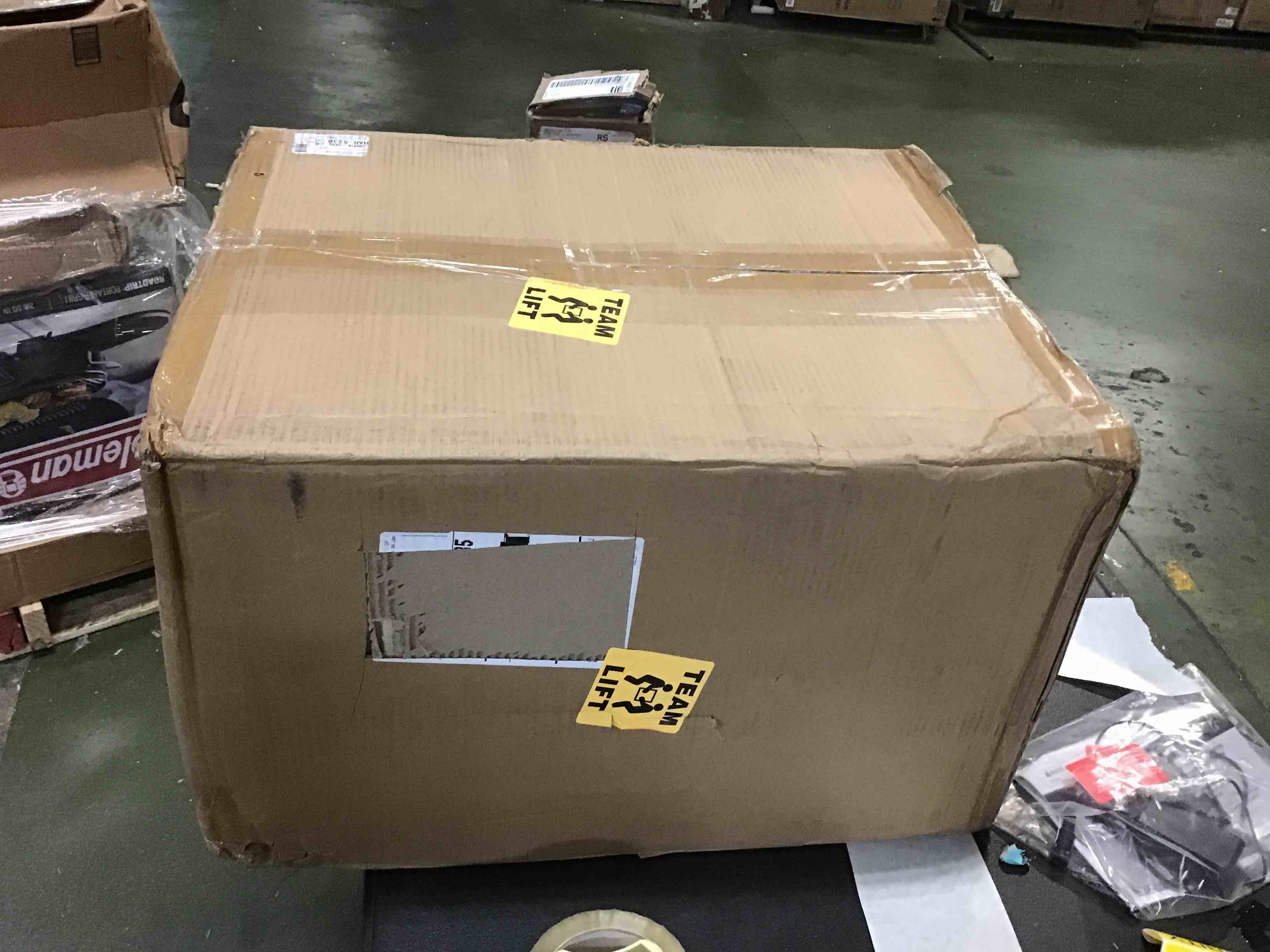 https://s3.amazonaws.com/lotting-images-prod/bidfta/BLU5284810_1690488790941.jpeg