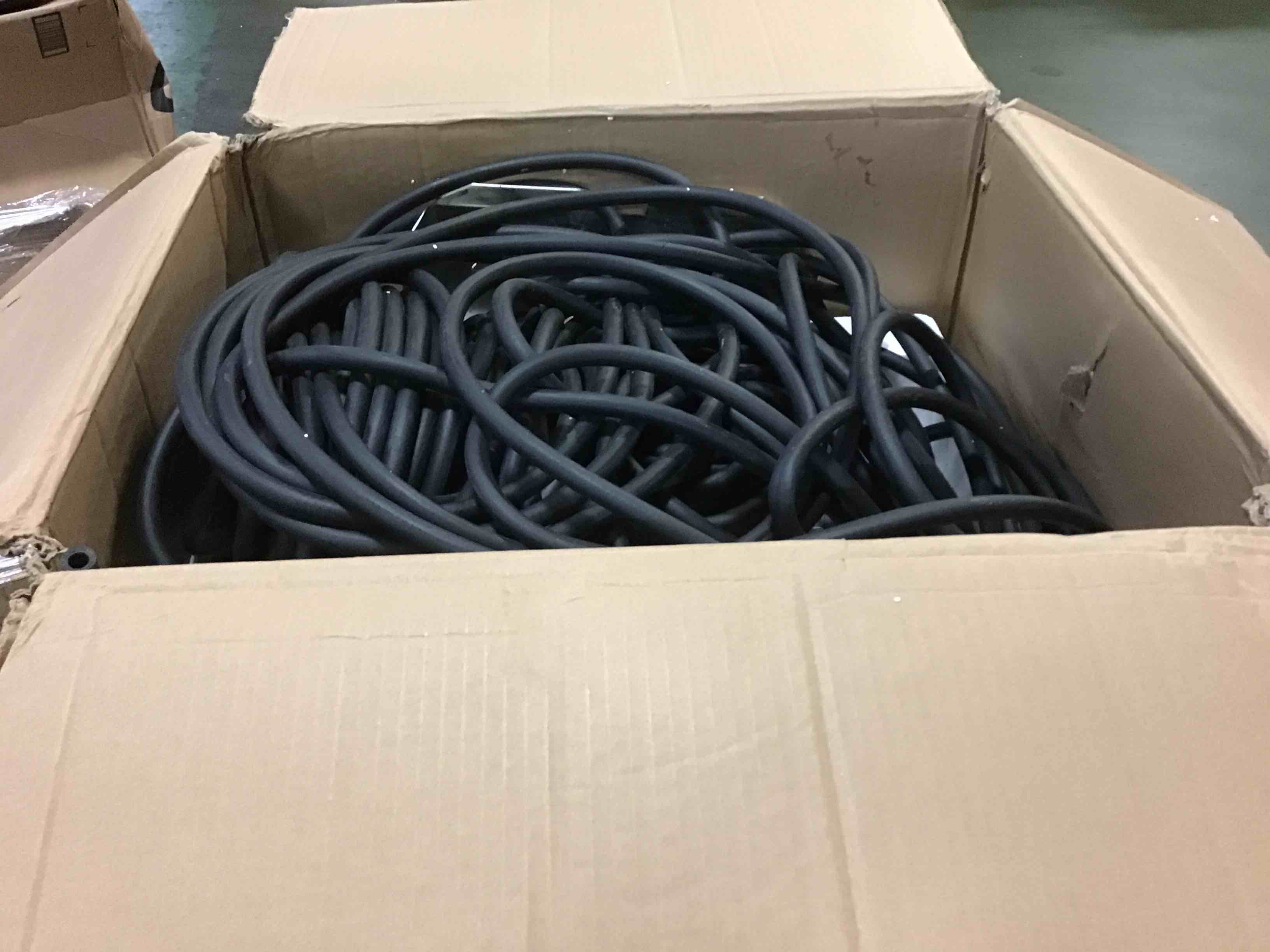 https://s3.amazonaws.com/lotting-images-prod/bidfta/BLU5284810_1690488813928.jpeg