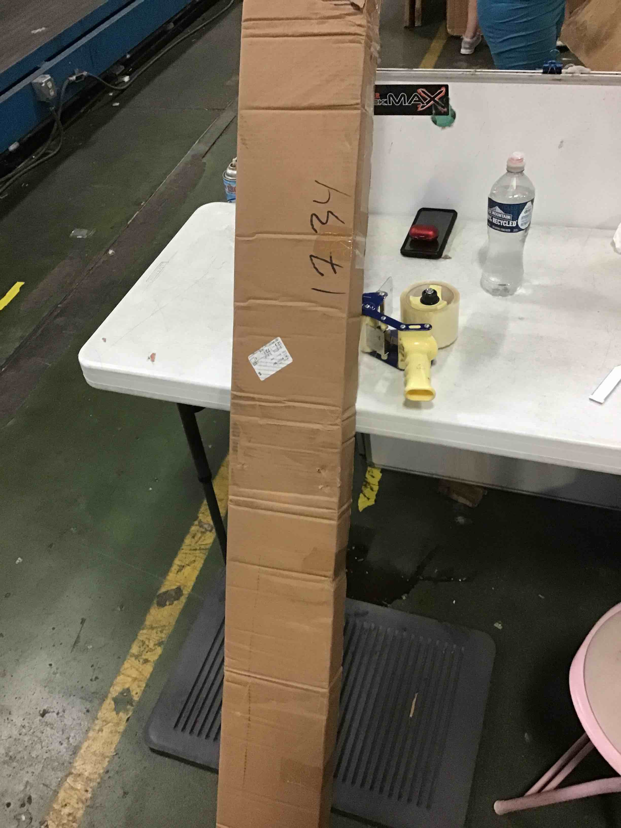 https://s3.amazonaws.com/lotting-images-prod/bidfta/BLU5284828_1690545951810.jpeg