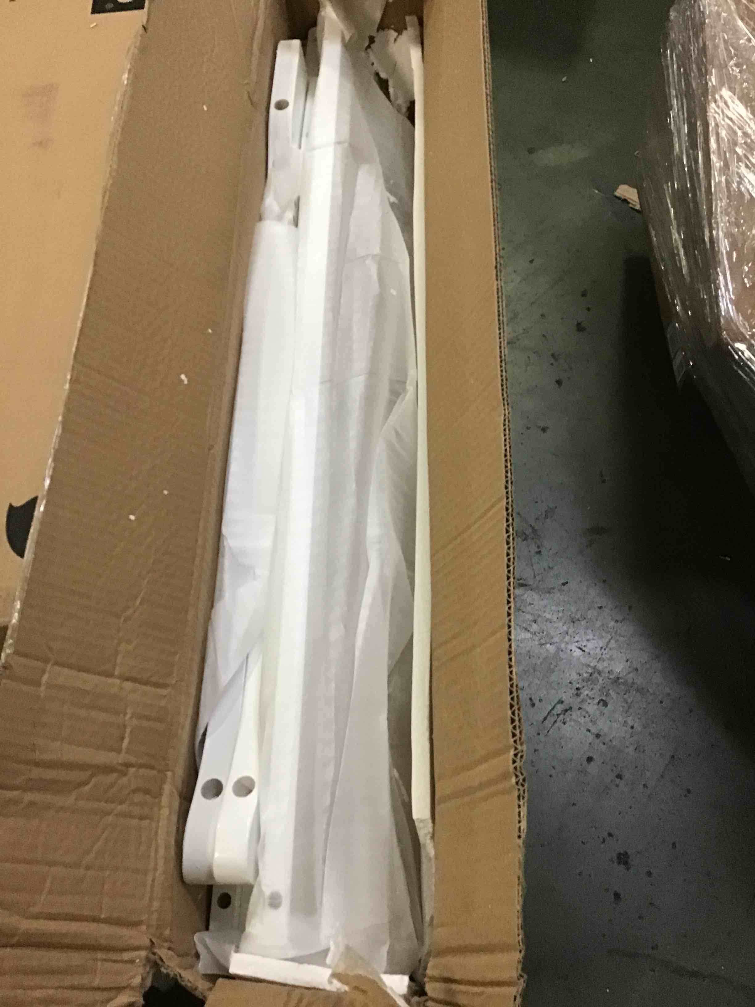 https://s3.amazonaws.com/lotting-images-prod/bidfta/BLU5284850_1690550613243.jpeg