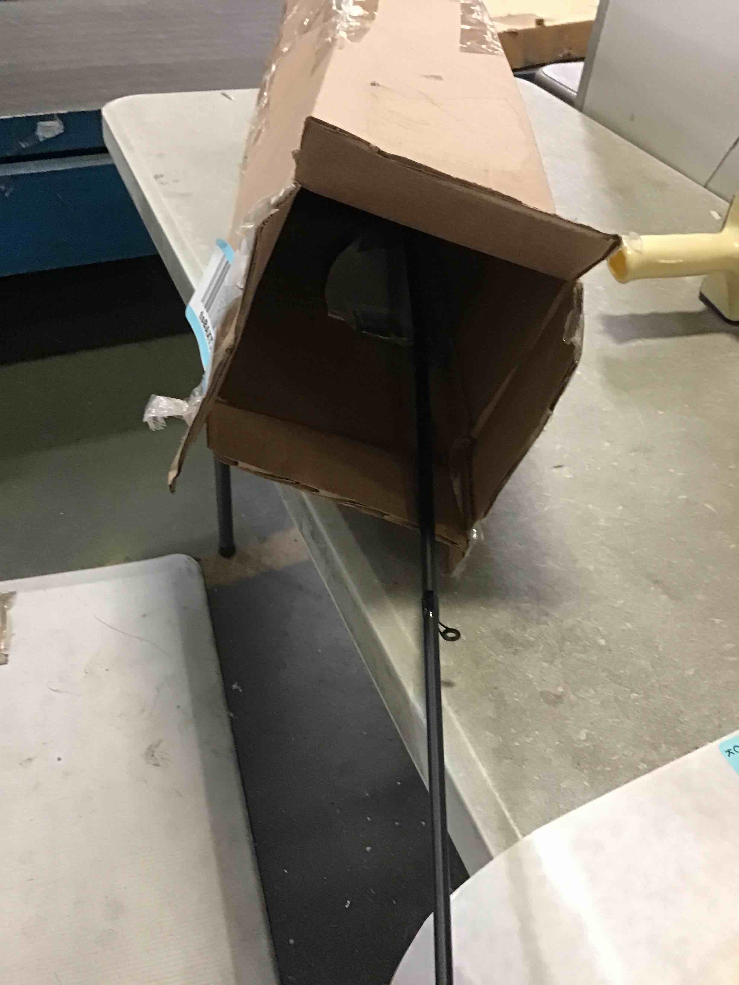 https://s3.amazonaws.com/lotting-images-prod/bidfta/BLU5285526_1690394135719.jpeg