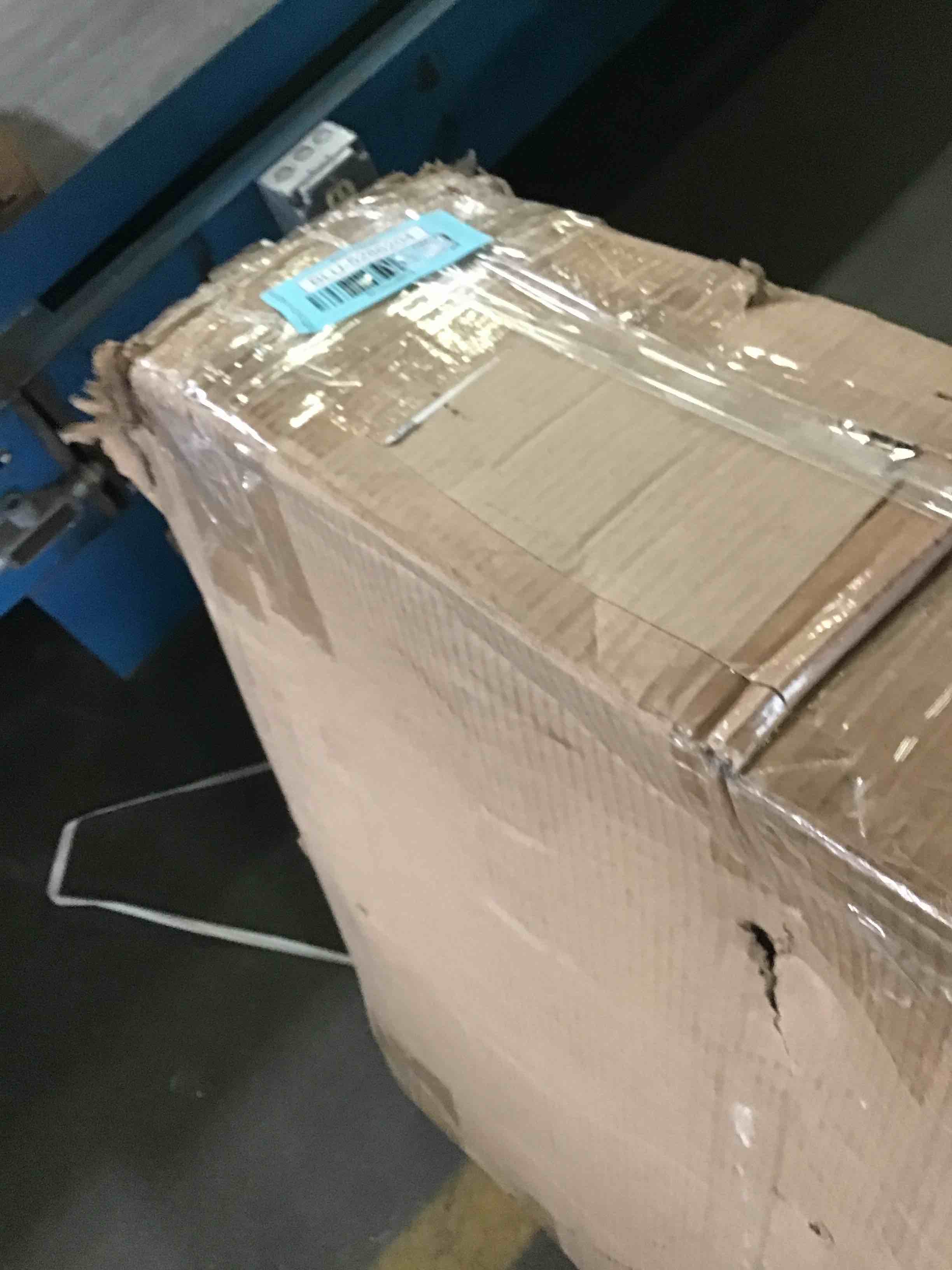 https://s3.amazonaws.com/lotting-images-prod/bidfta/BLU5286204_1691593296400.jpeg