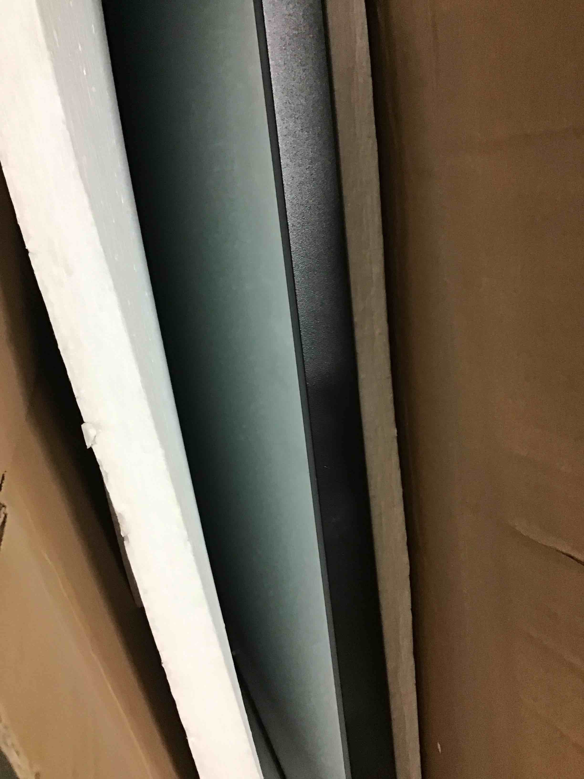 https://s3.amazonaws.com/lotting-images-prod/bidfta/BLU5286444_1689610423030.jpeg