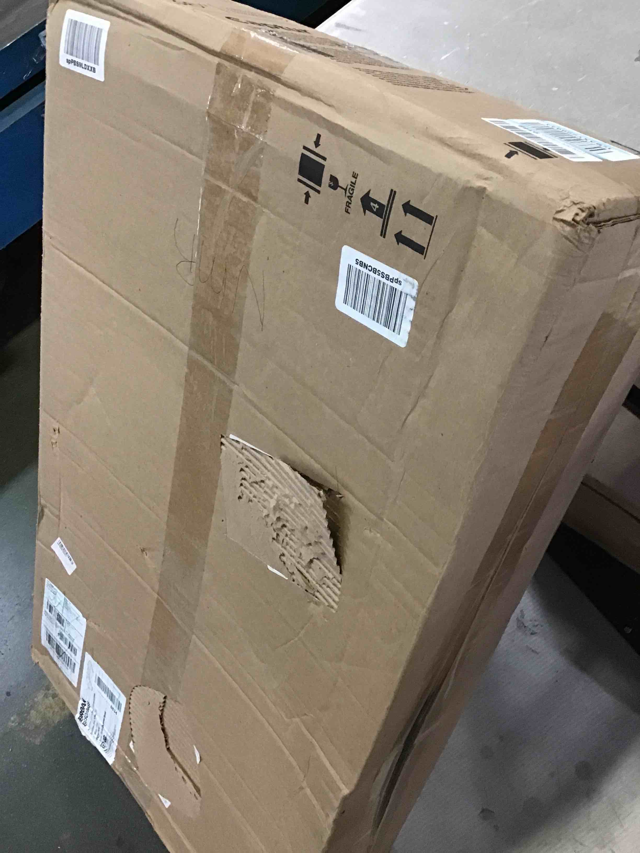 https://s3.amazonaws.com/lotting-images-prod/bidfta/BLU5287500_1690042012410.jpeg