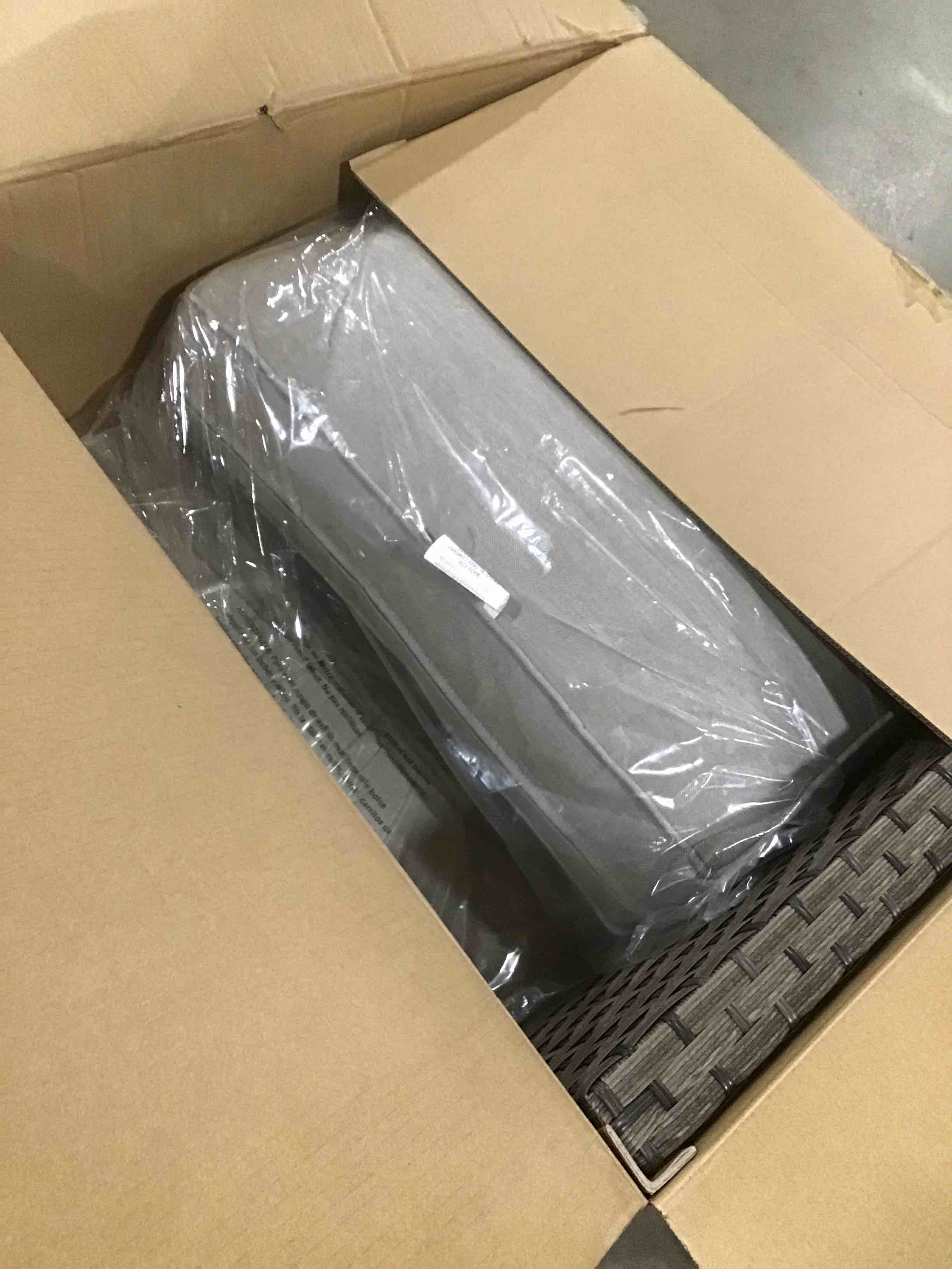 https://s3.amazonaws.com/lotting-images-prod/bidfta/BLU5288551_1689253907906.jpeg