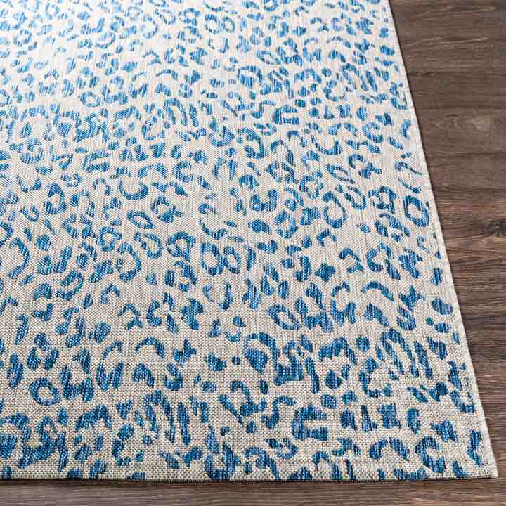 17344 white and blue cow print spotted rug 9x12’ 