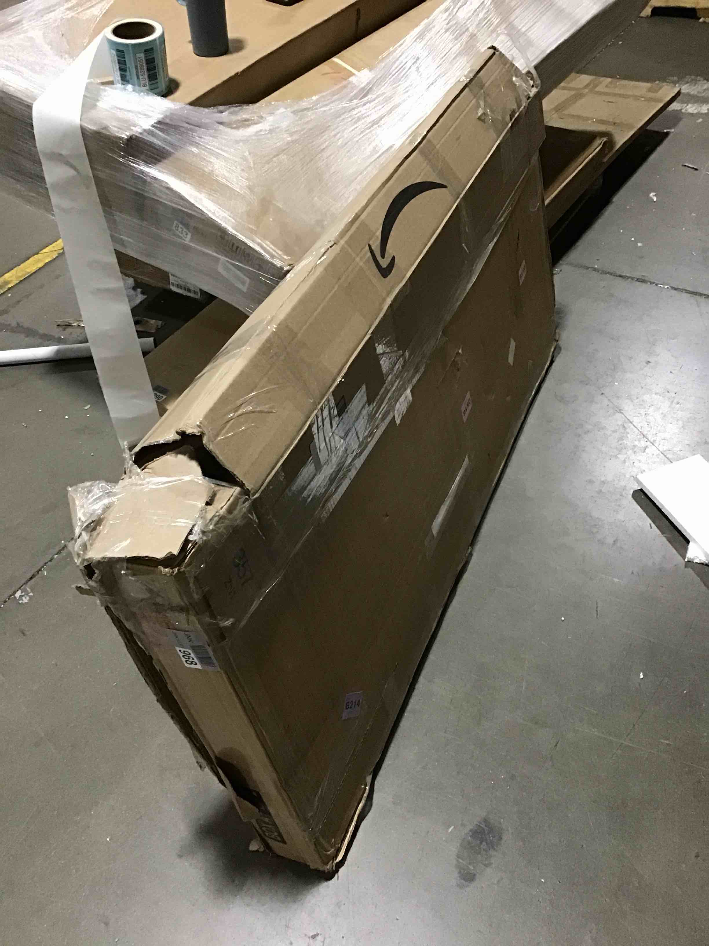 https://s3.amazonaws.com/lotting-images-prod/bidfta/BLU5289050_1690288572919.jpeg