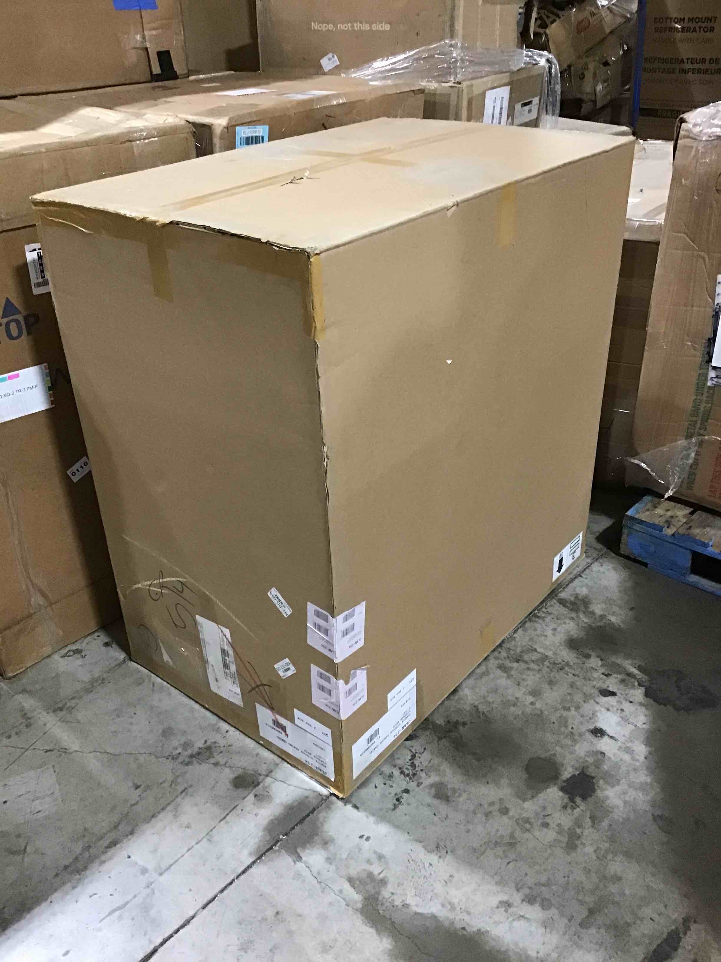 https://s3.amazonaws.com/lotting-images-prod/bidfta/BLU5289142_1690375415050.jpeg