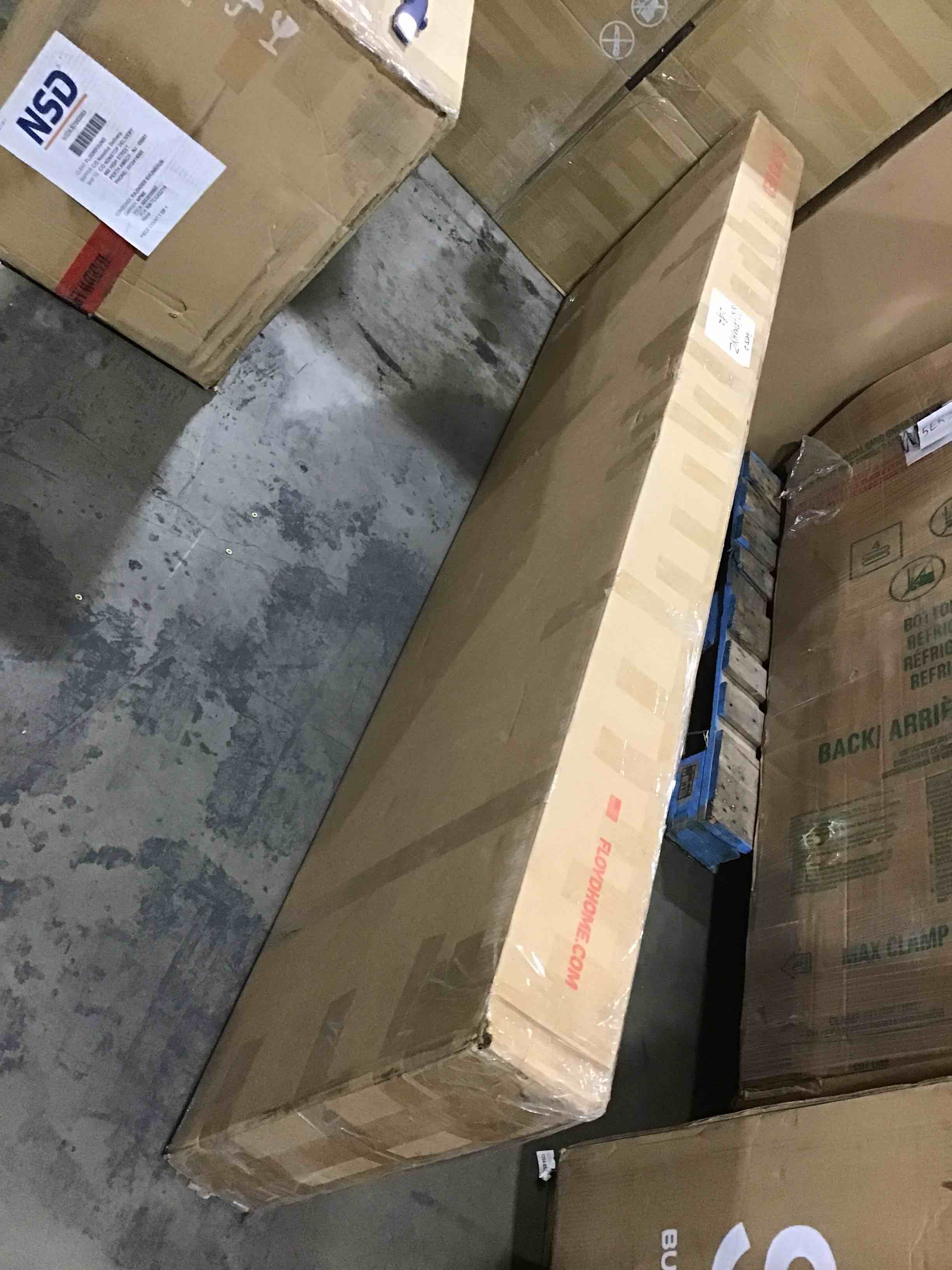 https://s3.amazonaws.com/lotting-images-prod/bidfta/BLU5289144_1690383304666.jpeg