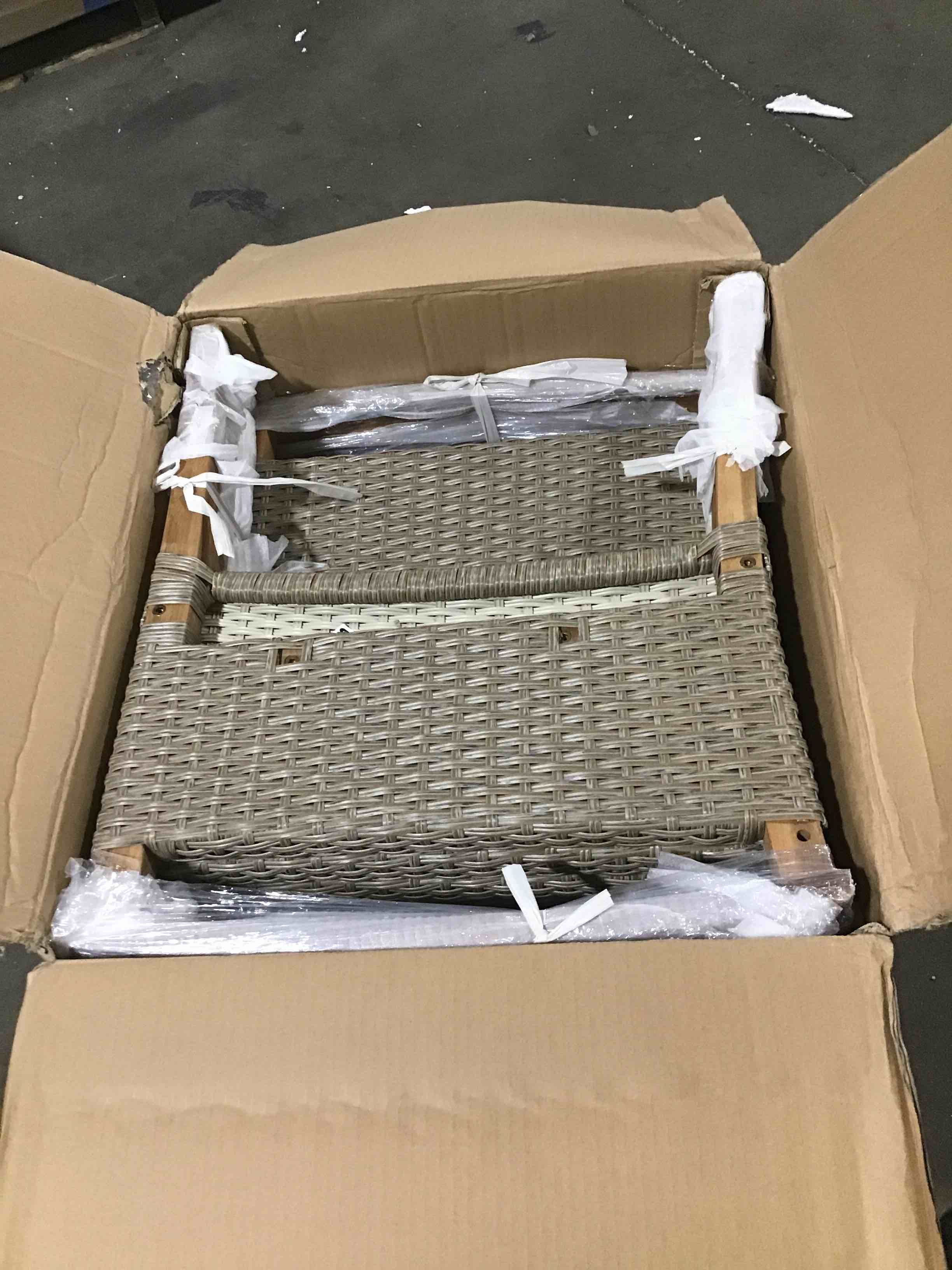 https://s3.amazonaws.com/lotting-images-prod/bidfta/BLU5289487_1689353384287.jpeg