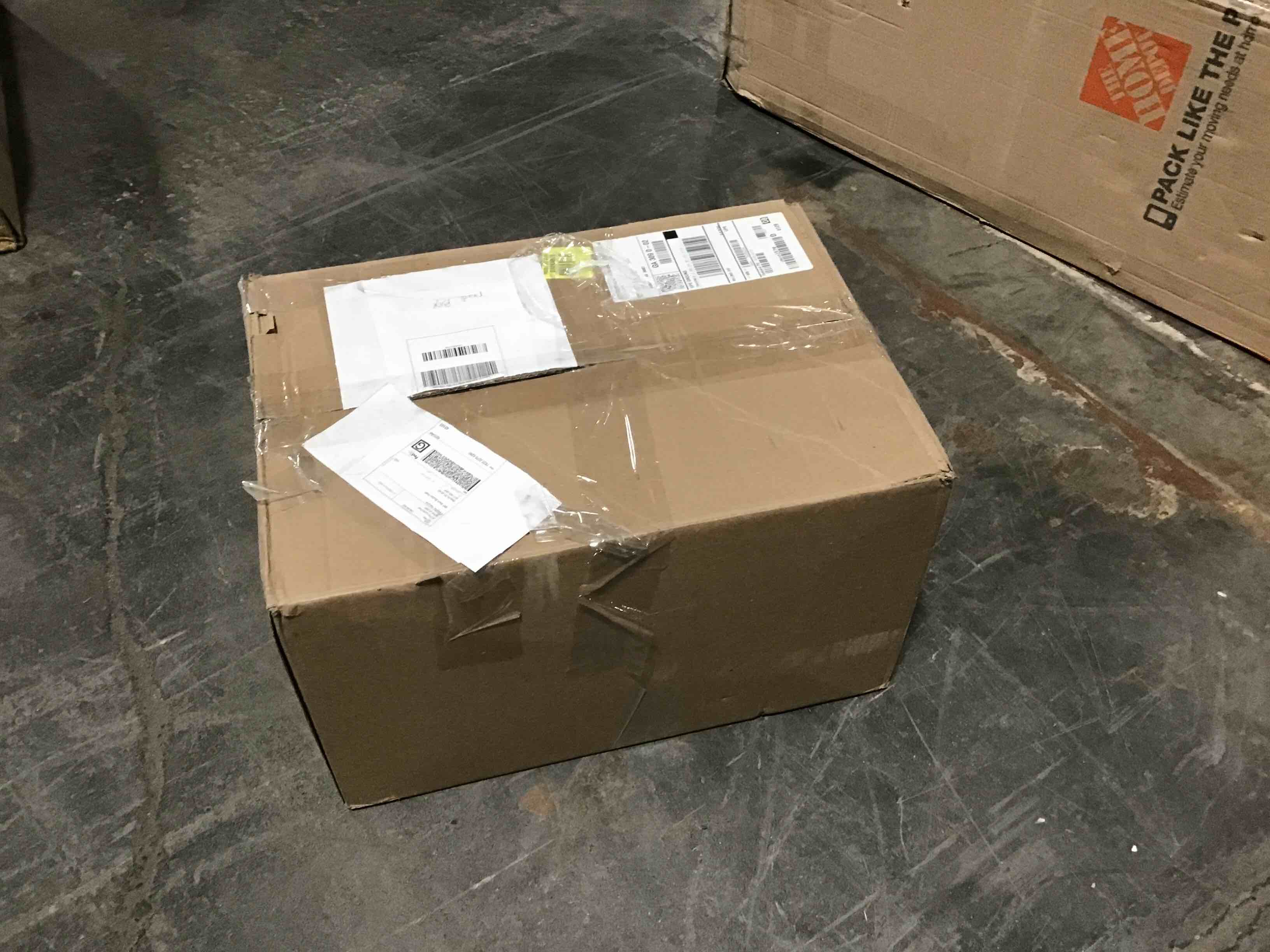 https://s3.amazonaws.com/lotting-images-prod/bidfta/BLU5290156_1695133596723.jpeg