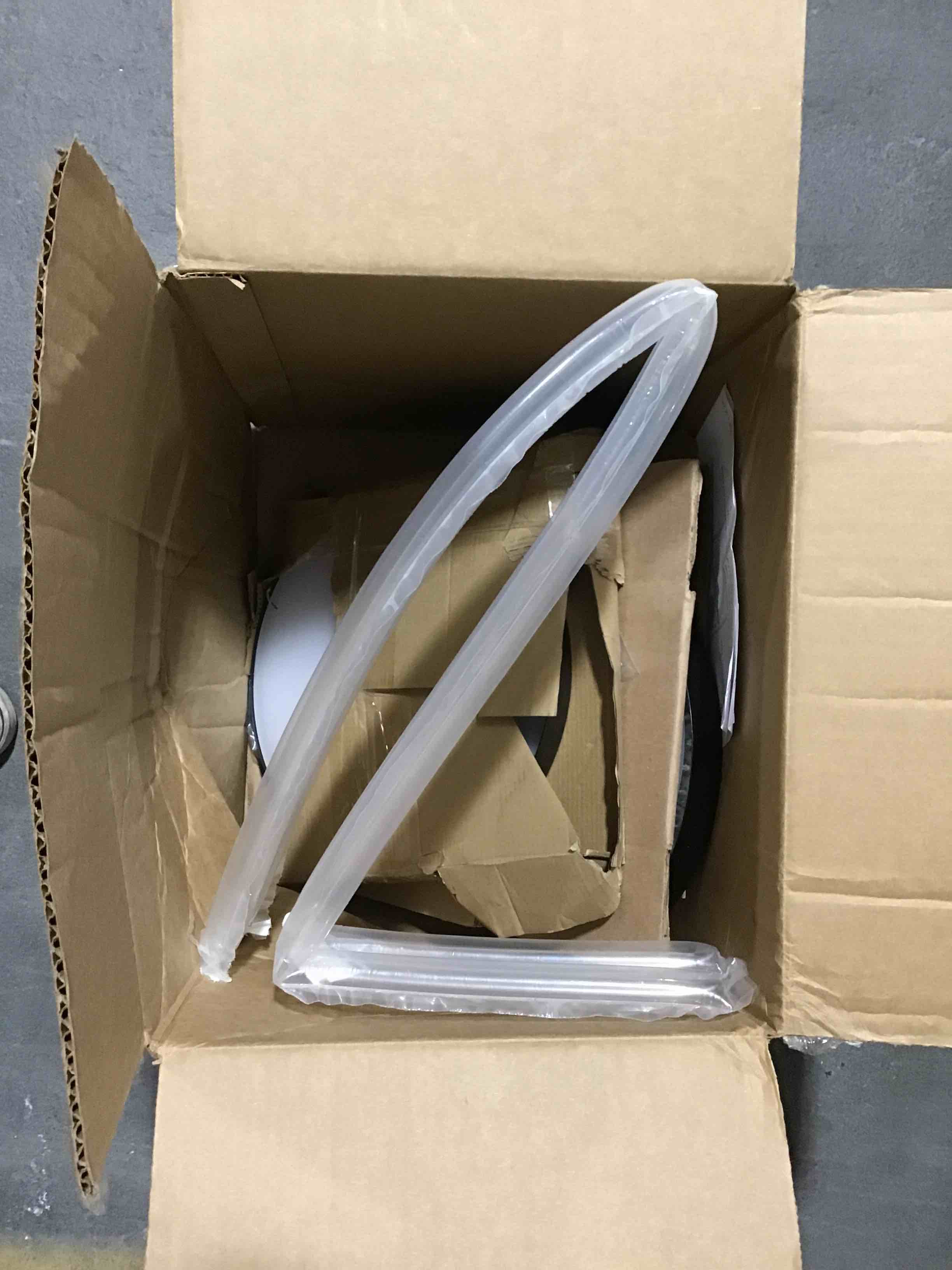https://s3.amazonaws.com/lotting-images-prod/bidfta/BLU5290373_1695835433275.jpeg